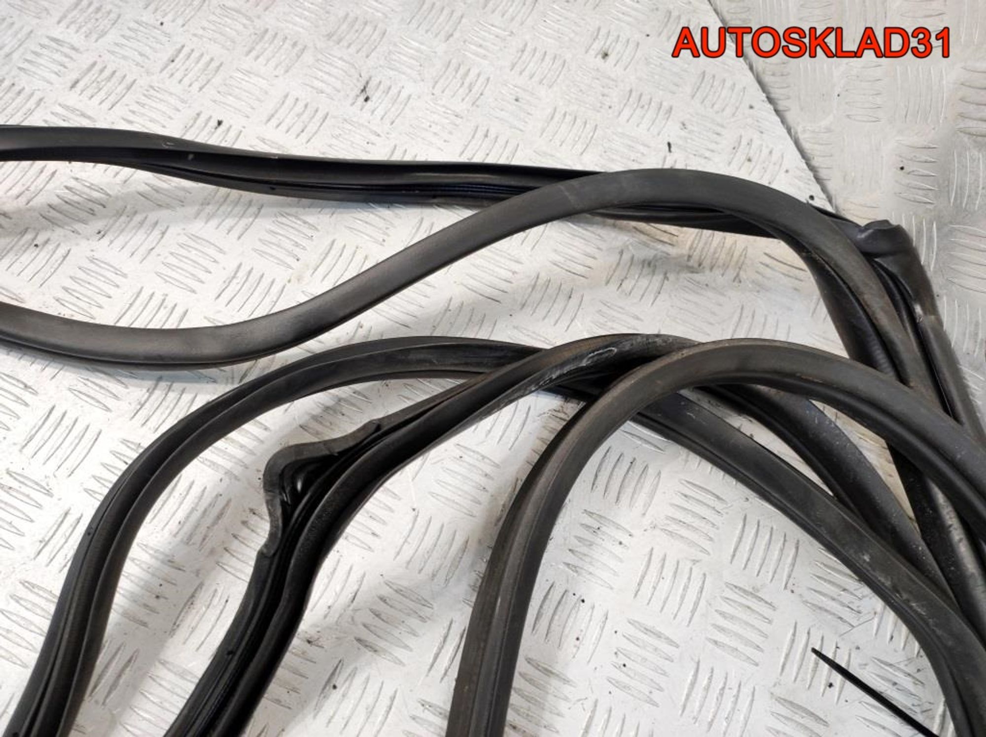 Уплотнитель двери Комплект Kia Ceed 1 Универсал, 4500 рублей, Дубовое