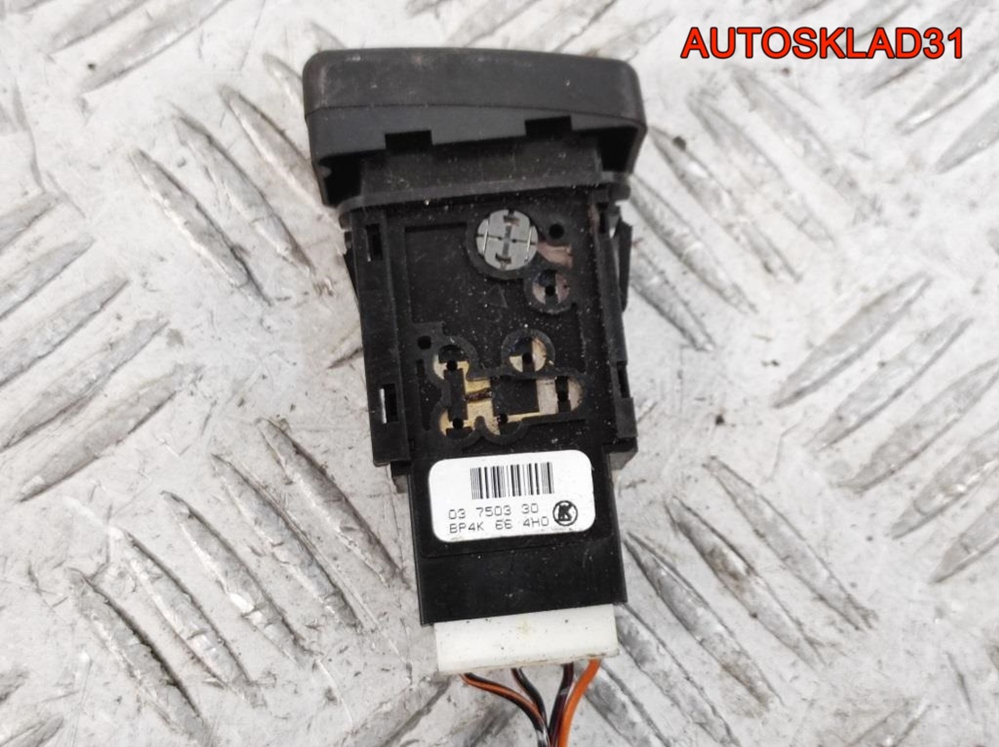 Кнопка аварийной сигнализации Mazda 3 BK BP4K664H0, 600 рублей, Дубовое