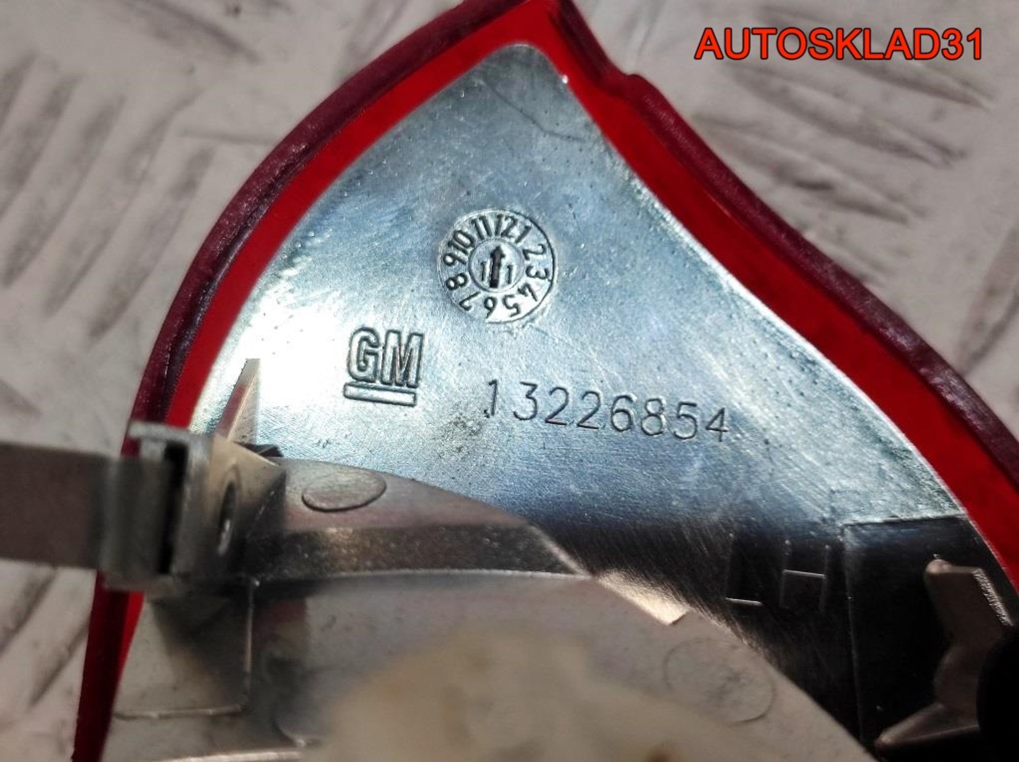 Фонарь задний левый Opel Insignia 13226854 Combi, 1000 рублей, Дубовое