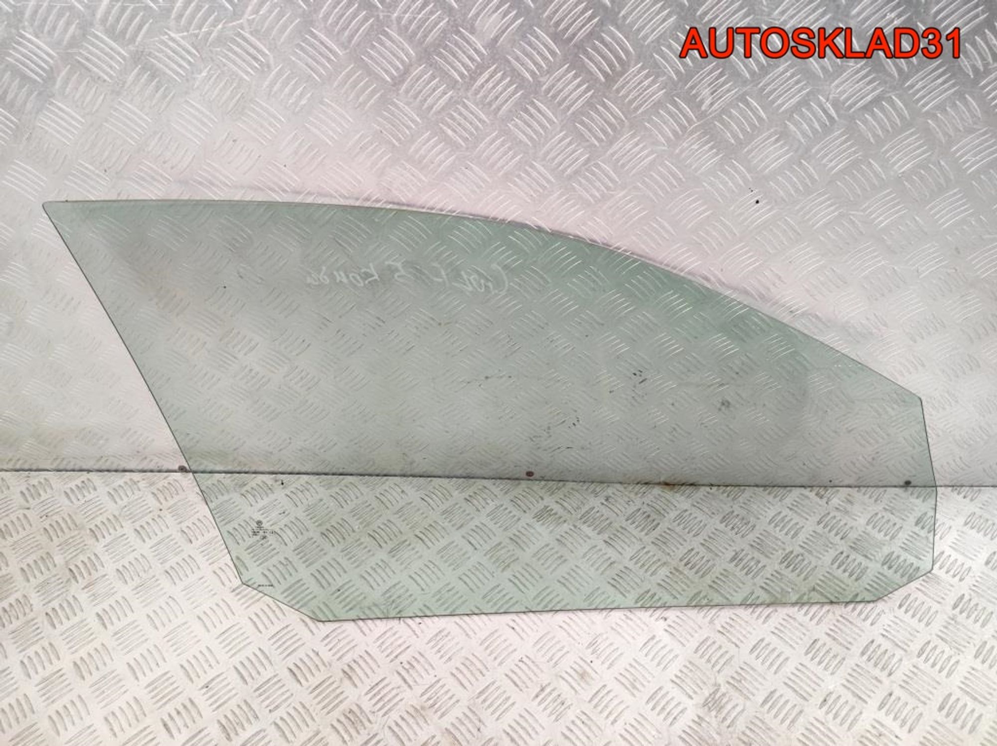 Стекло переднее левое VW Golf 5 1K5845201B Combi, 1500 рублей, Дубовое