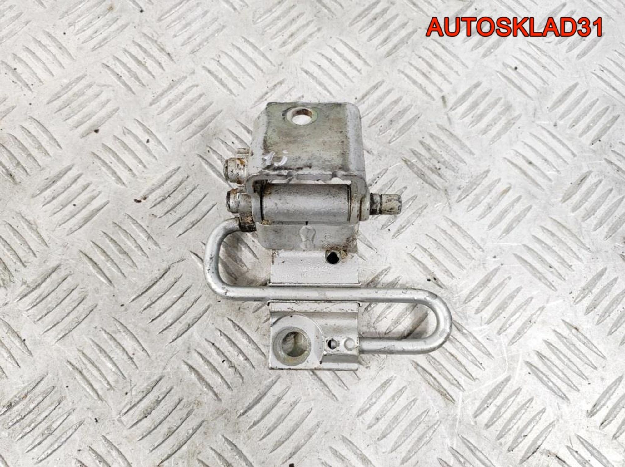 Петля двери задняя правая нижняя Volkswagen Golf 4, 900 рублей, Дубовое