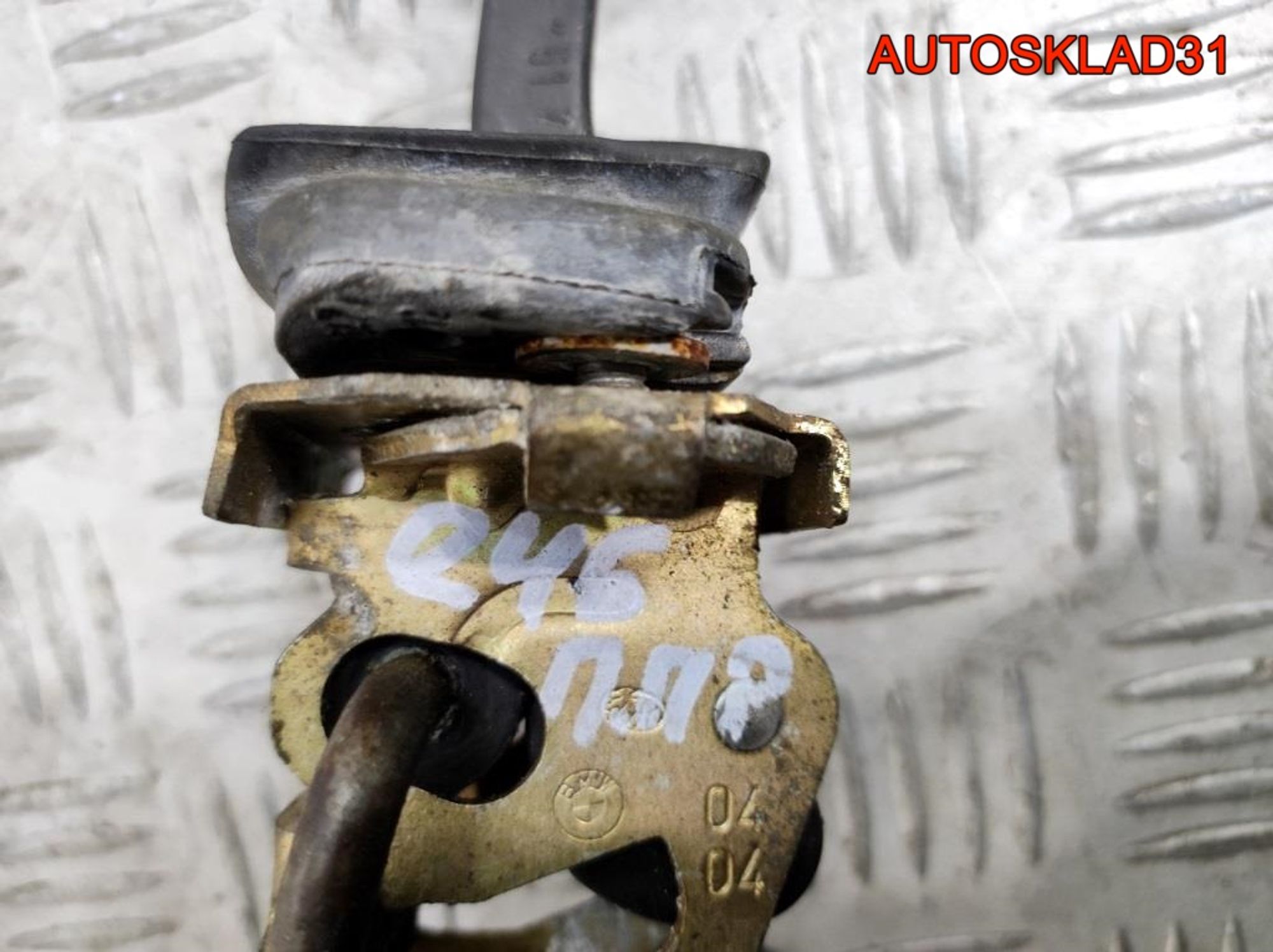 Ограничитель двери передней правой BMW E46 51218160959, 1200 рублей, Дубовое