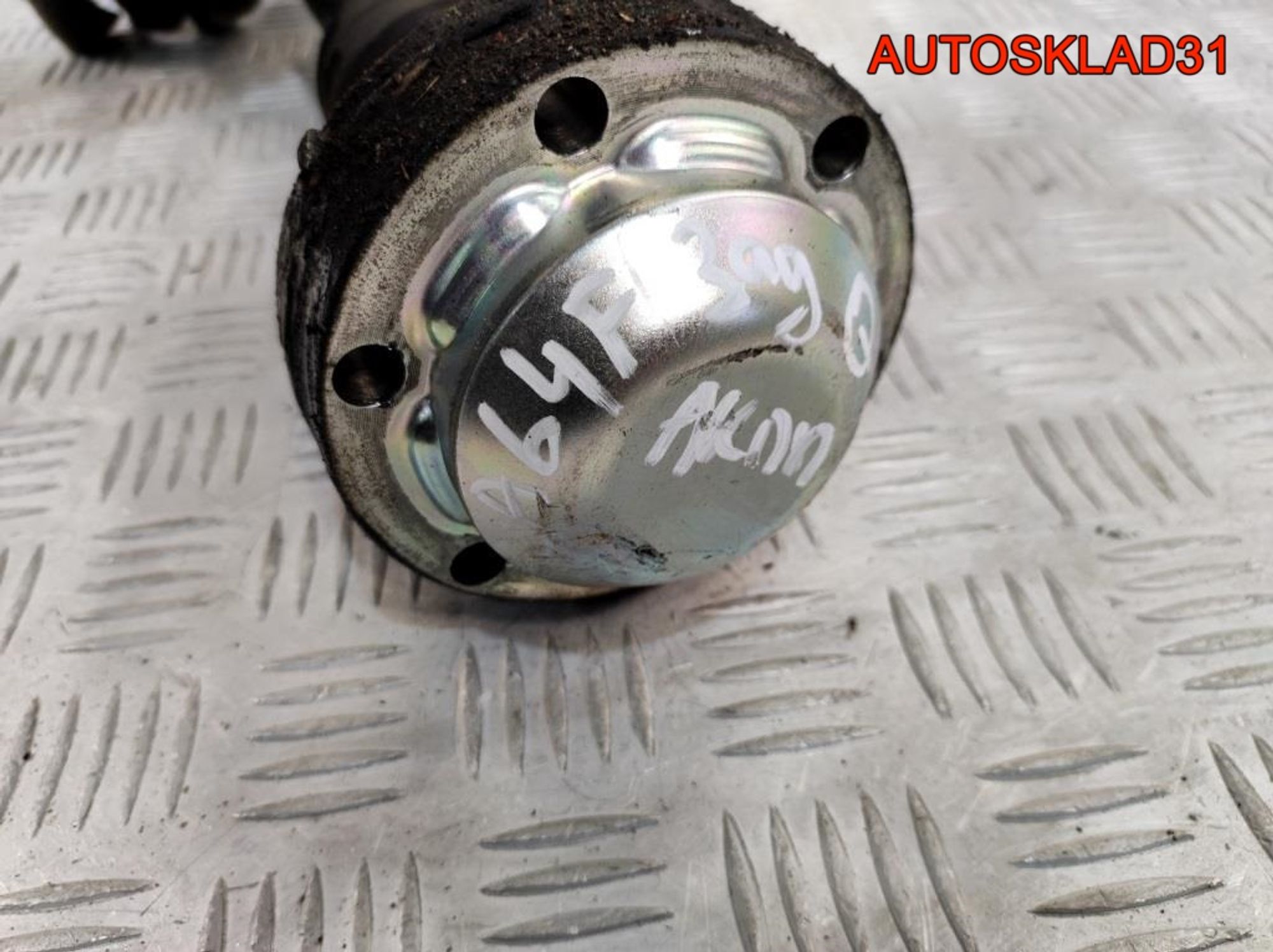 Полуось задняя 4WD АКПП Audi A6 C6 3,0 BMK 4F0501203B, 2700 рублей, Дубовое