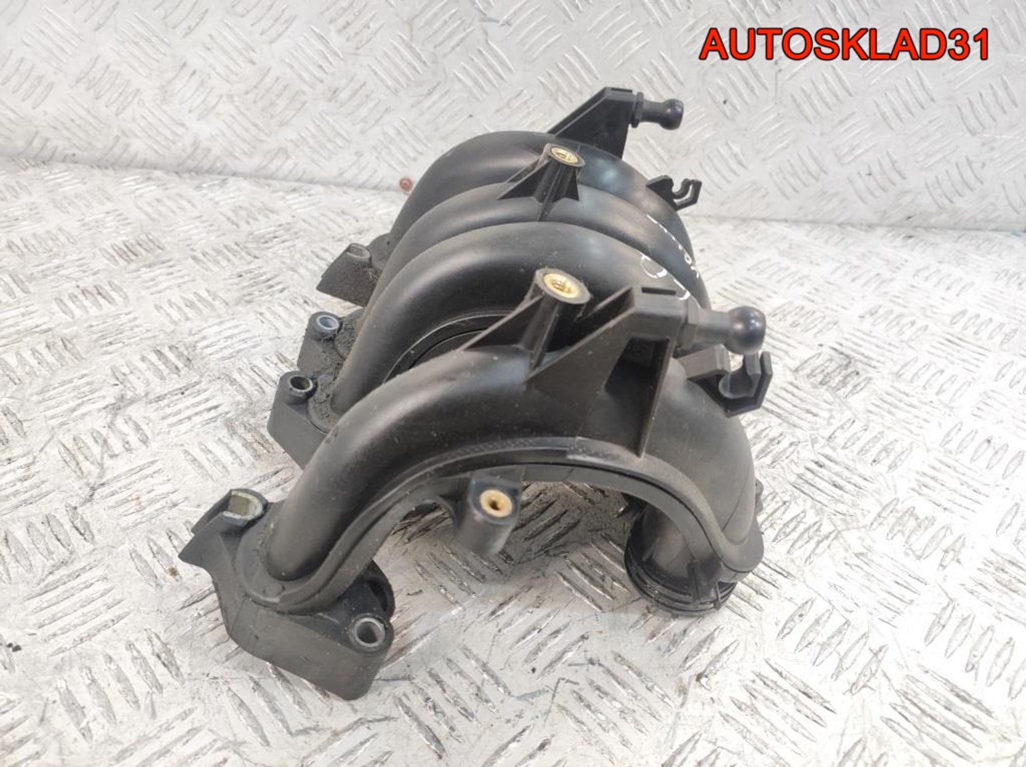 Коллектор впускной нижняя часть VW Golf 4 1,6 BFQ 06A133206S, 1500 рублей, Дубовое