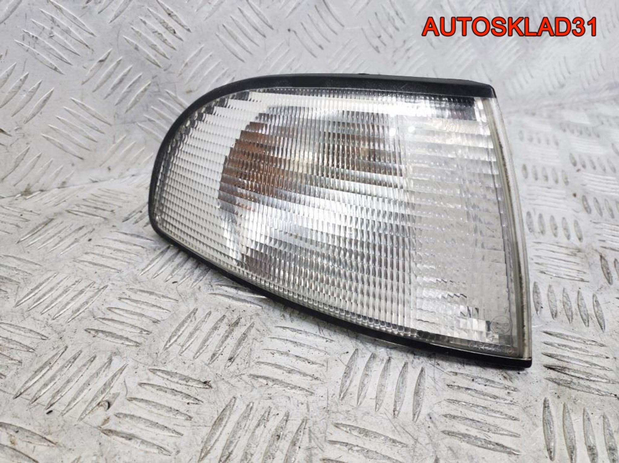 Указатель поворота правый Audi A4 B5, 900 рублей, Дубовое