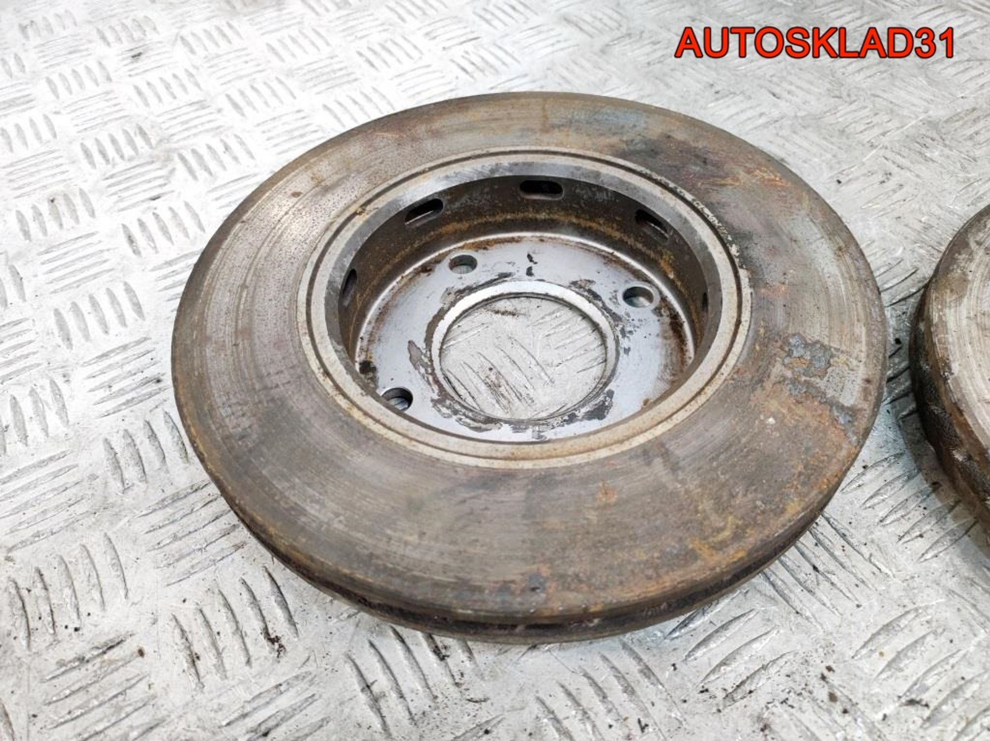 Диск тормозной передний Mitsubishi Colt 4 Z30, 2700 рублей, Дубовое