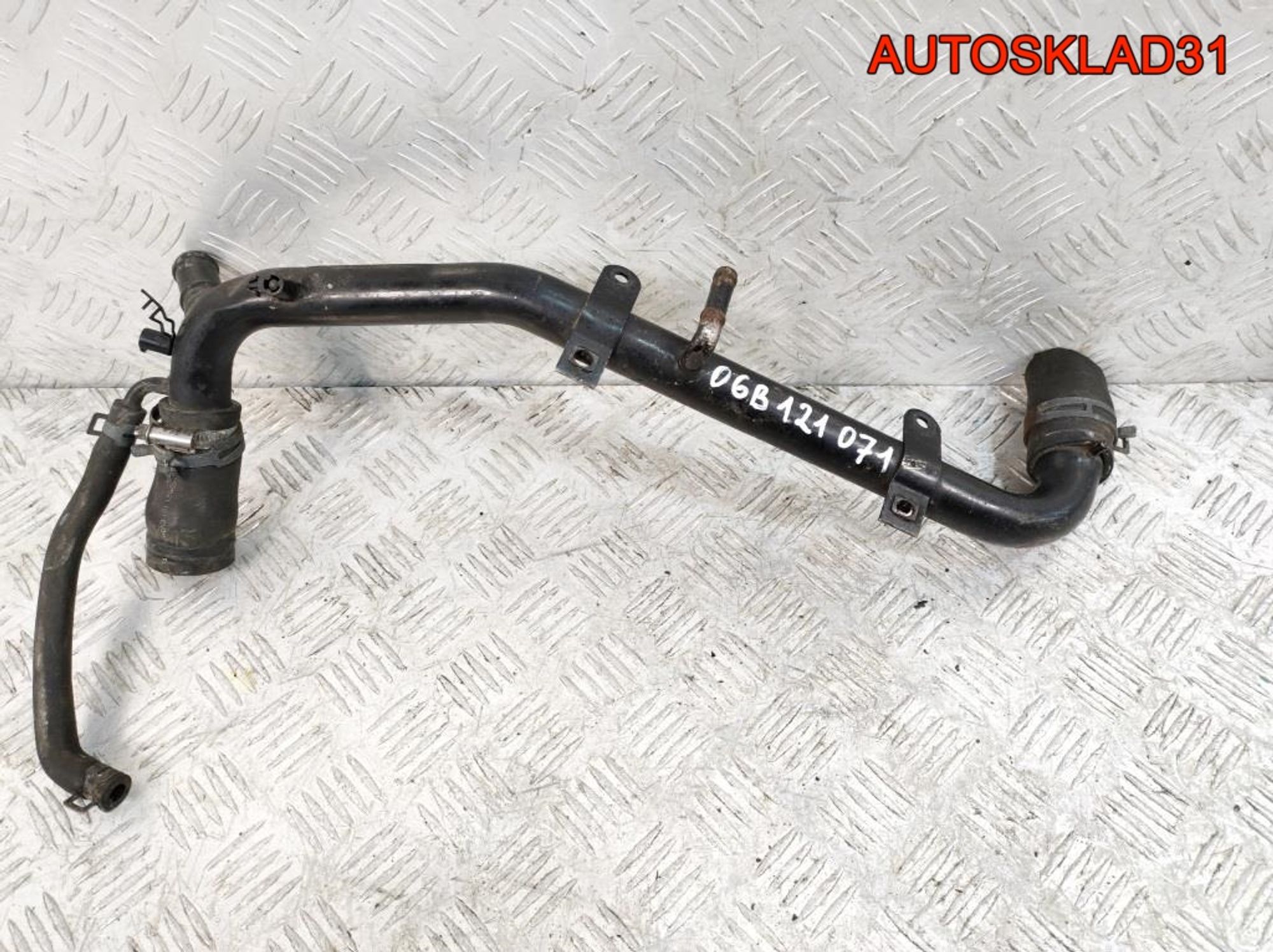 Трубка охлаждающей жидкости VW Passat B5 1,6 AHL Бензин 06B121071, 1000 рублей, Дубовое