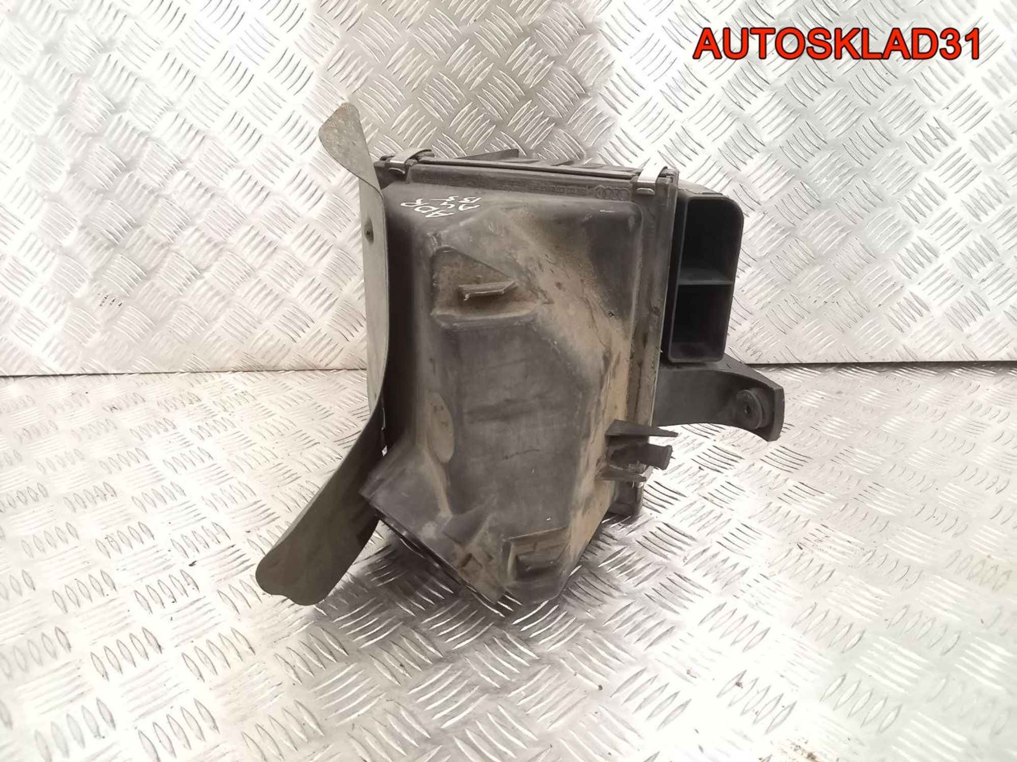 Корпус воздушного фильтра Audi A4 B5 058133837E, 2300 рублей, Дубовое