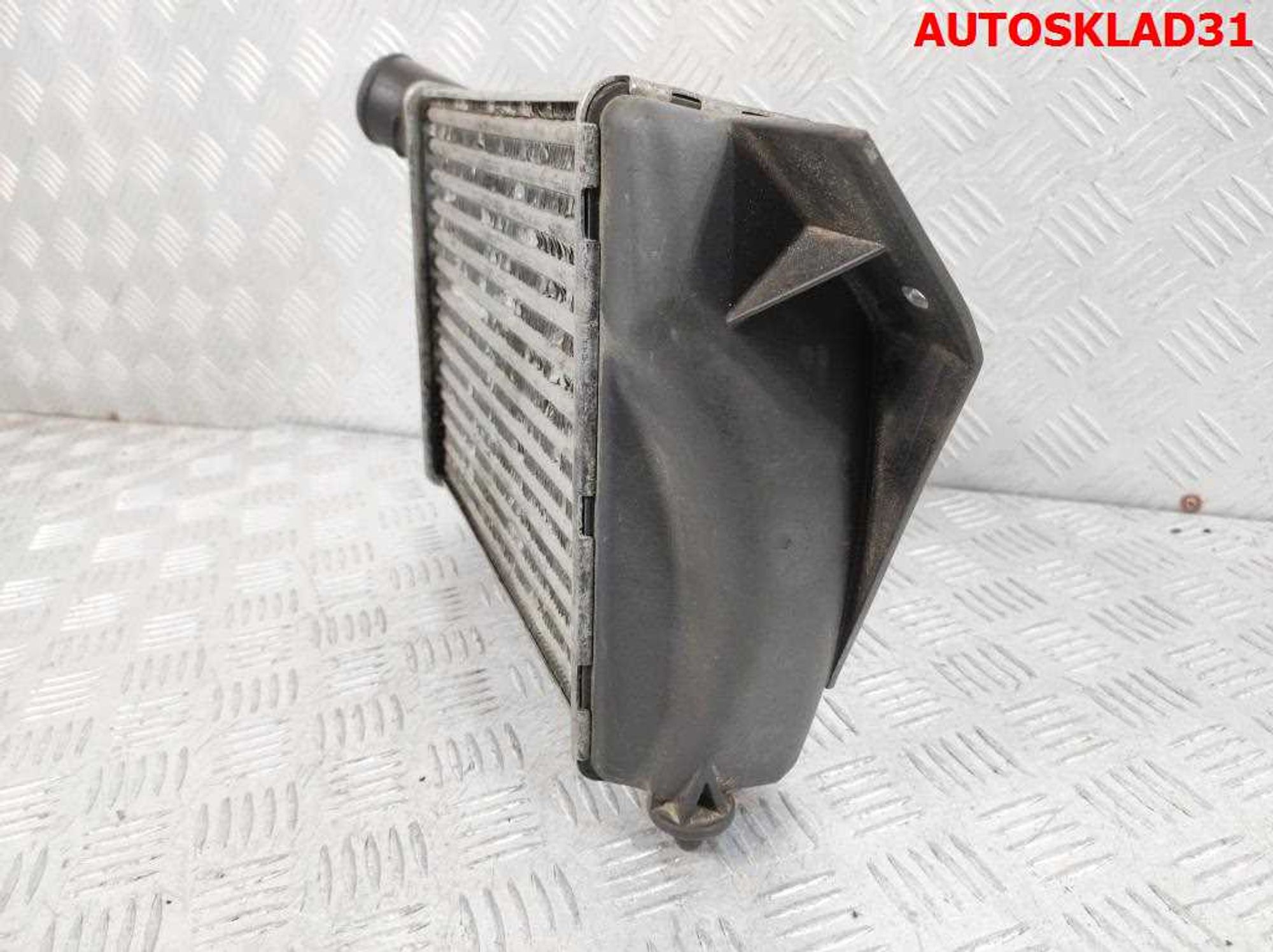 Интеркулер VW Golf 2 1,6 Дизель 191145805A, 2000 рублей, Дубовое
