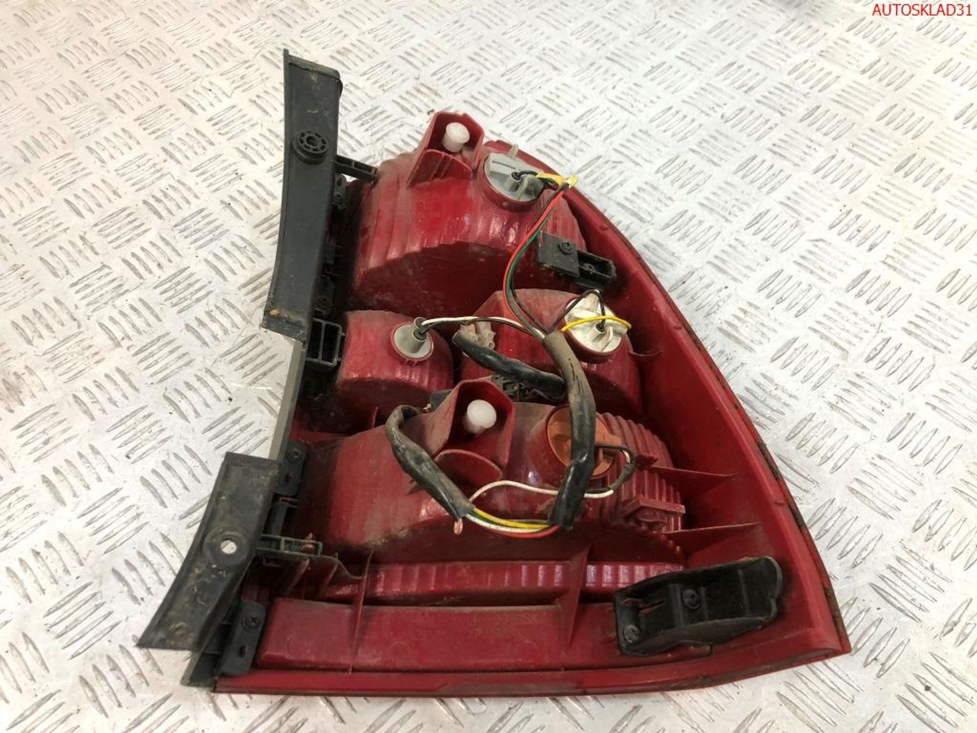 Фонарь задний левый Kia Sportage 2 924011F010, 6000 рублей, Дубовое