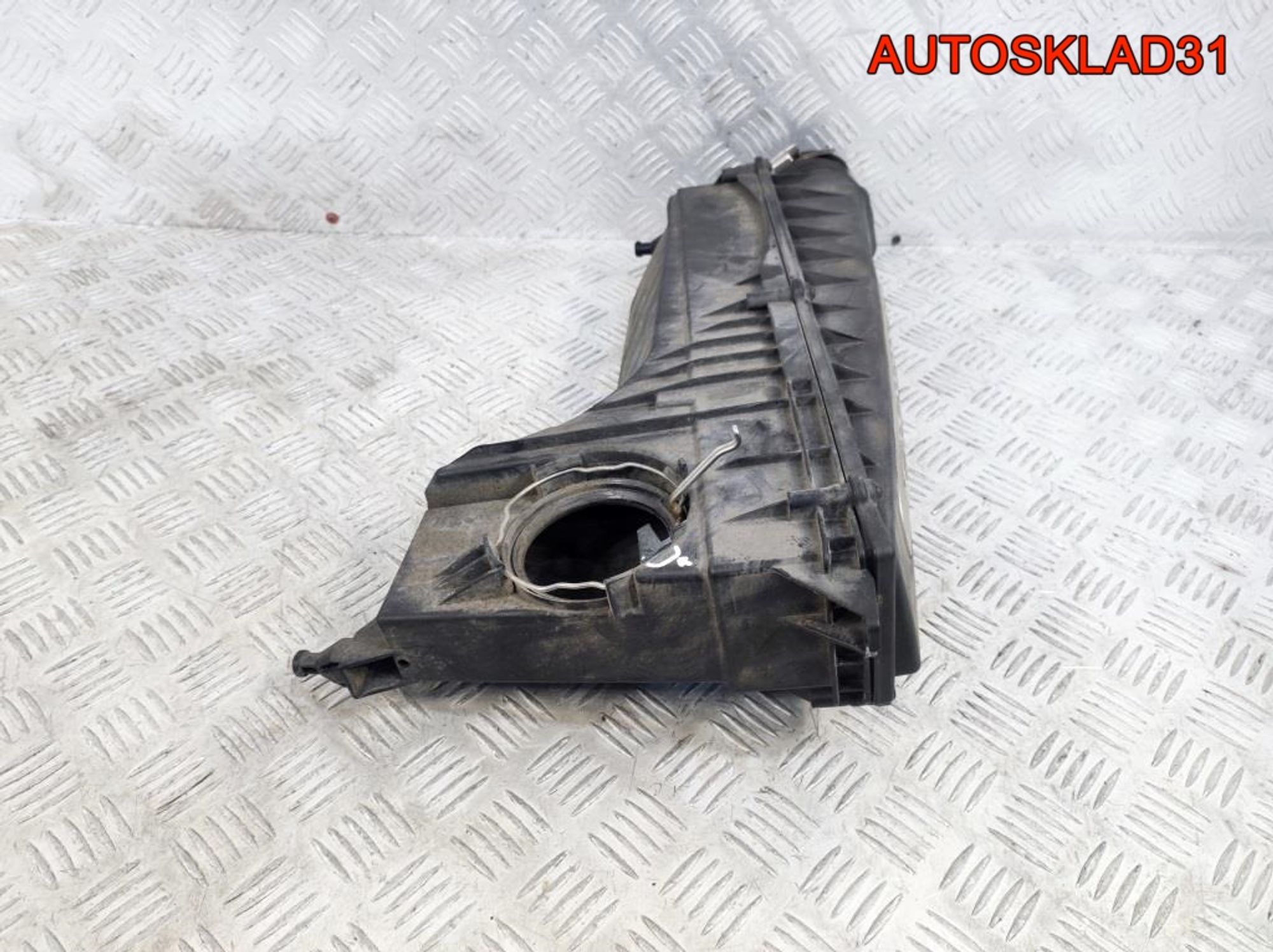 Корпус воздушного фильтра Mercedes W203 1110940204, 2100 рублей, Дубовое