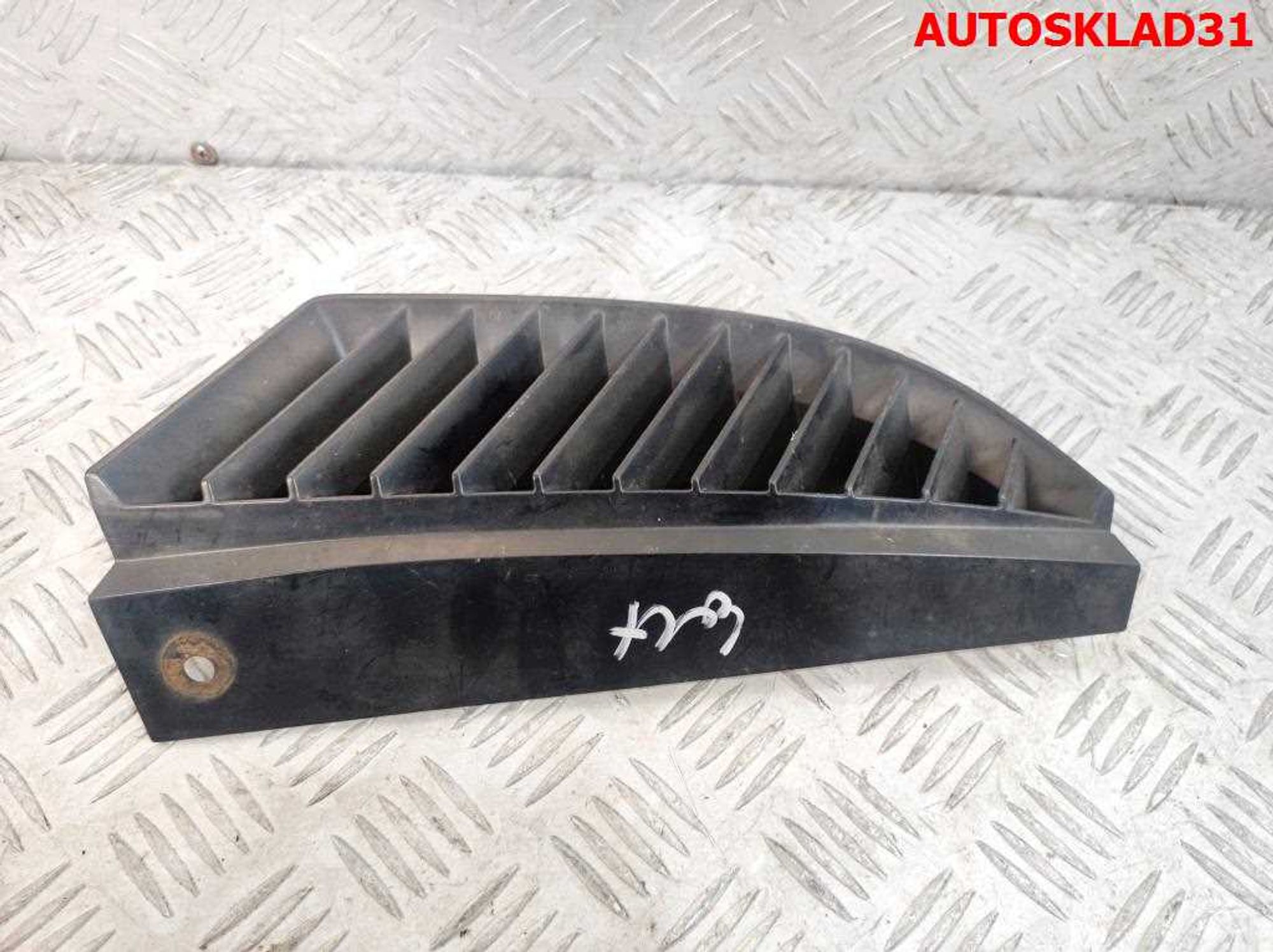 Решетка радиатора правая Mitsubishi Colt 6 MN127774, 2000 рублей, Дубовое