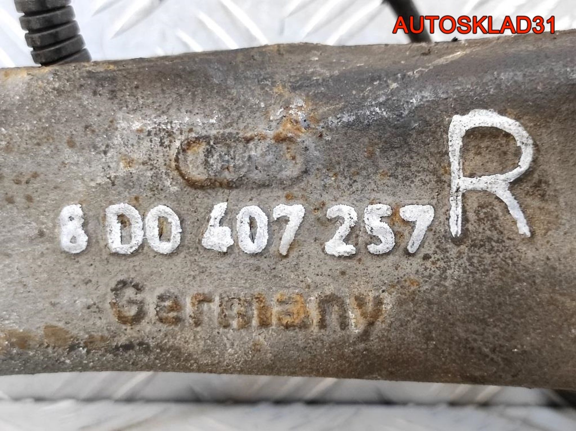 Кулак передний левый VW Passat B5 8D0407257R, 1200 рублей, Дубовое