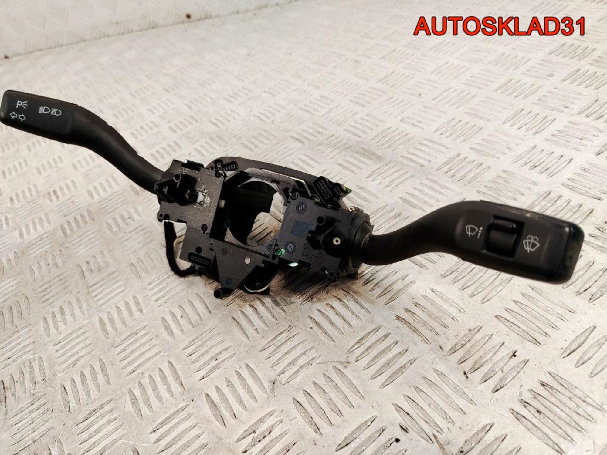 Переключатель подрулевой Audi A4 B6 8E0953549F, 3000 рублей, Дубовое