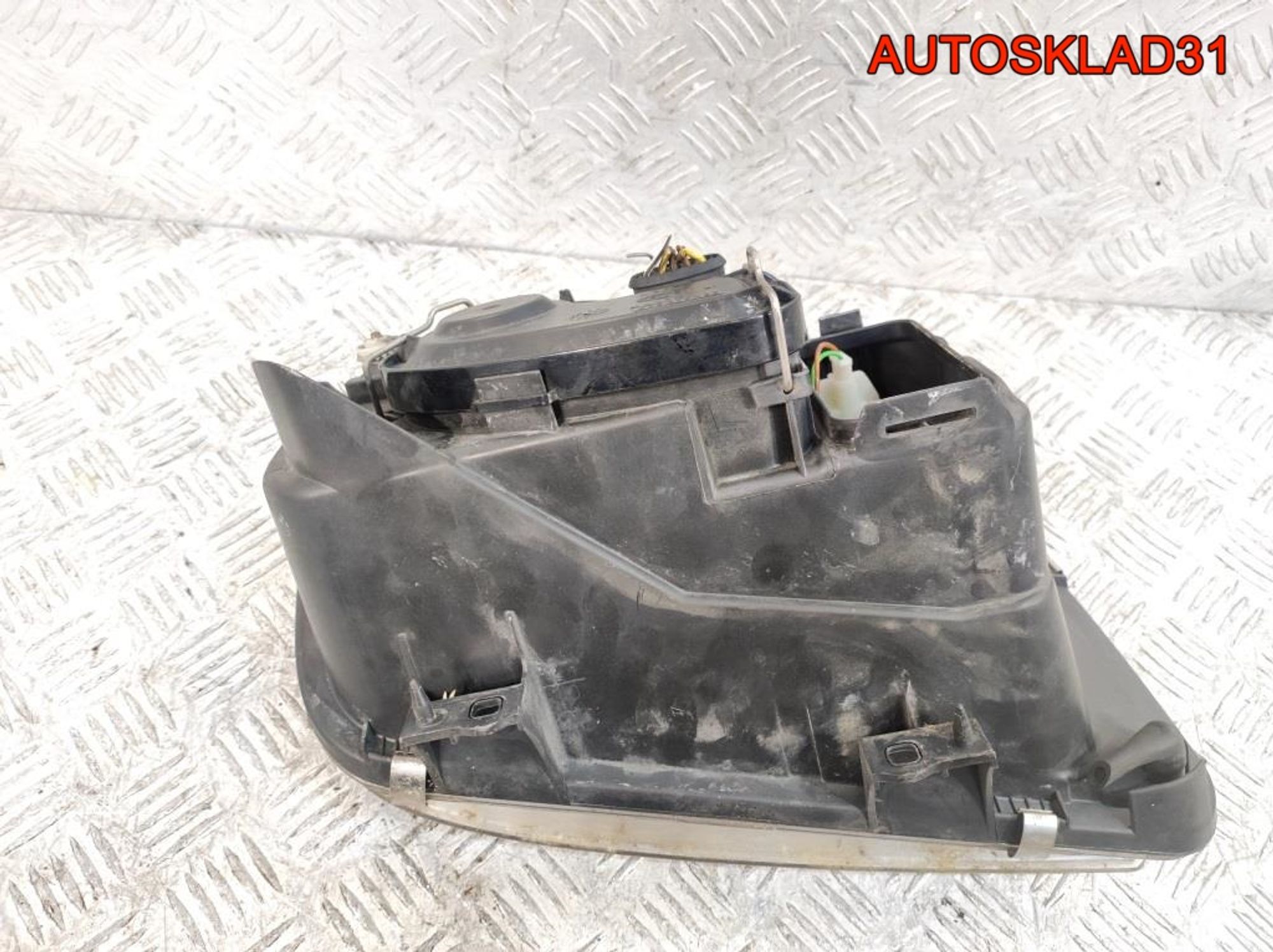 Фара левая Hella Volkswagen Bora 96359700L, 7000 рублей, Дубовое