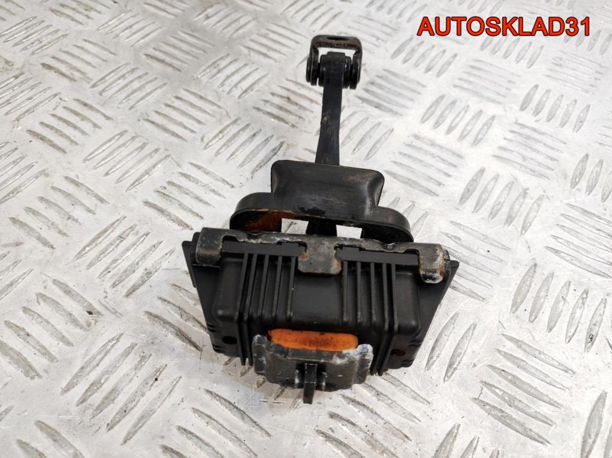 Ограничитель двери передний BMW E90 51217176807, 1100 рублей, Дубовое