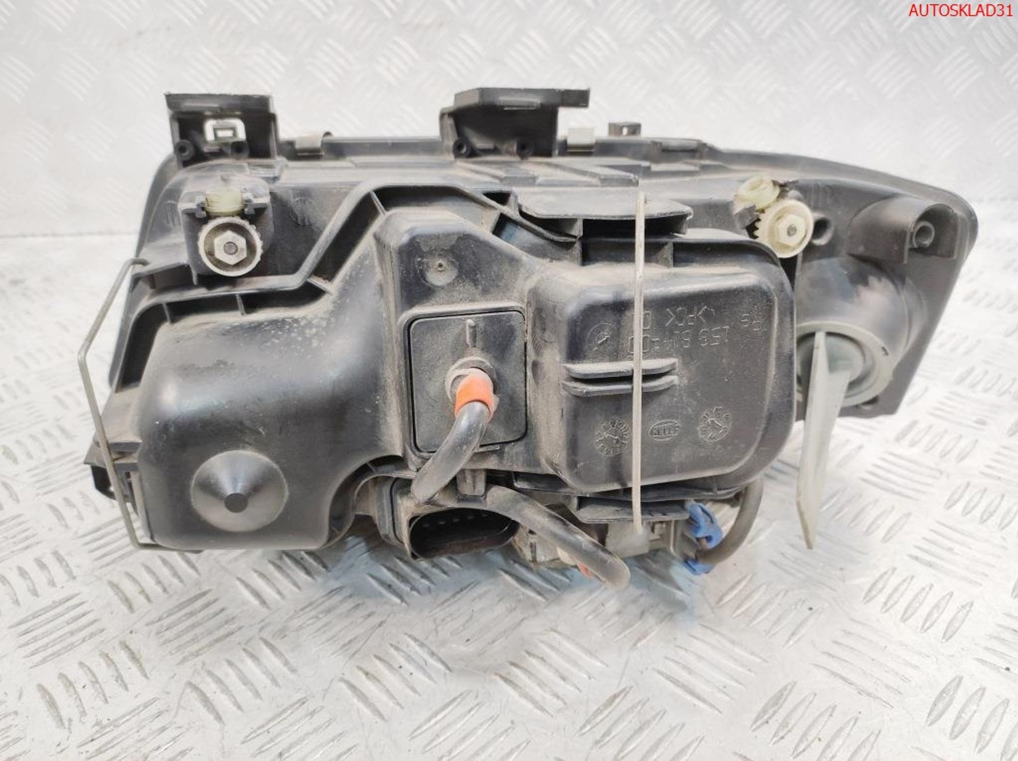 Фара правая Ксенон Audi A6 C5 Рест 4B0941030R, 15000 рублей, Дубовое