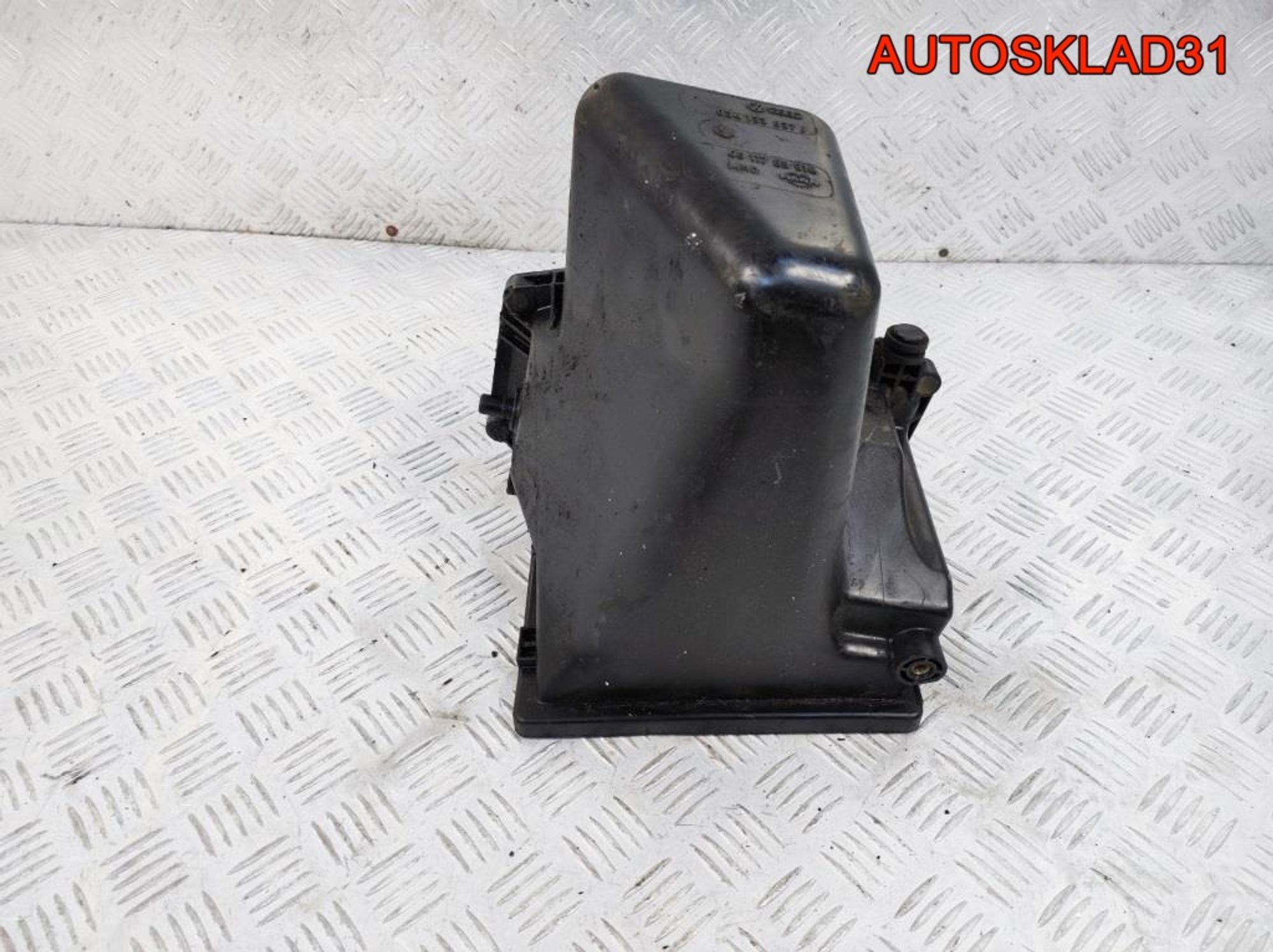 Корпус воздушного фильтра Audi 100 C4 034133837J, 1700 рублей, Дубовое