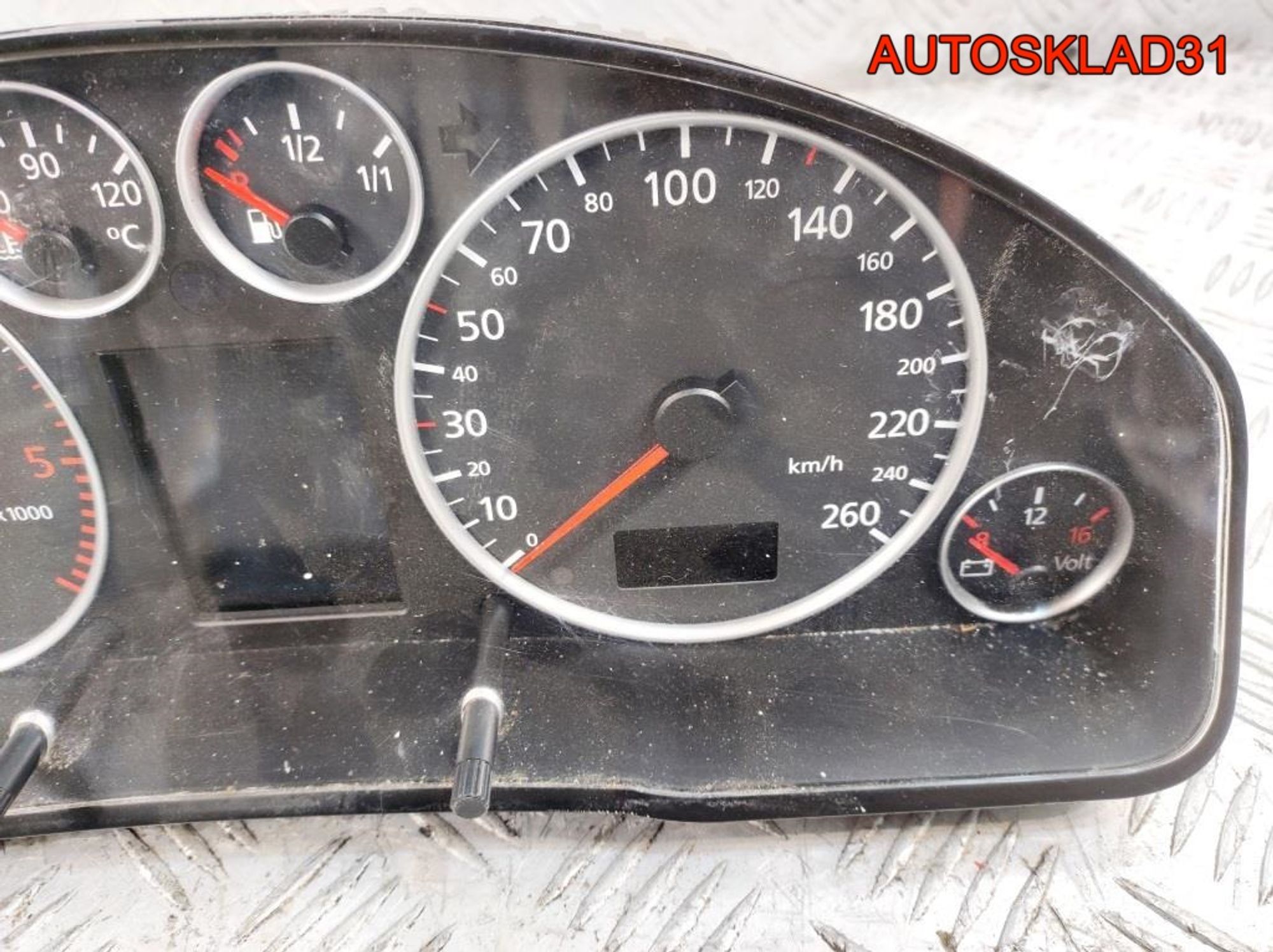 Панель приборов Audi A6 C5 2,5 Дизель 4B0920933GX, 15000 рублей, Дубовое