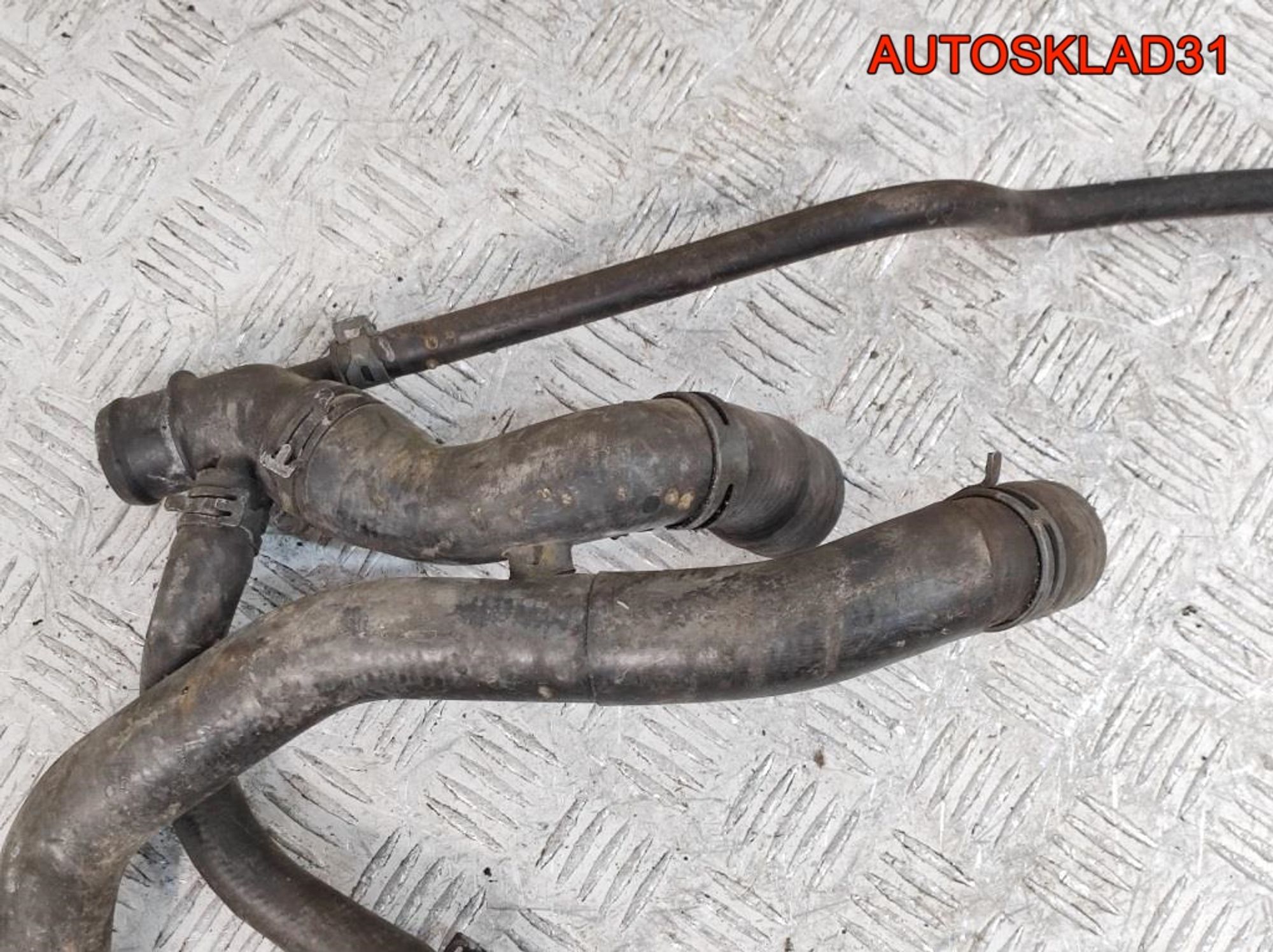 Патрубок радиатора VW Golf 4 1,6 Бензин 1J0121049A, 2000 рублей, Дубовое