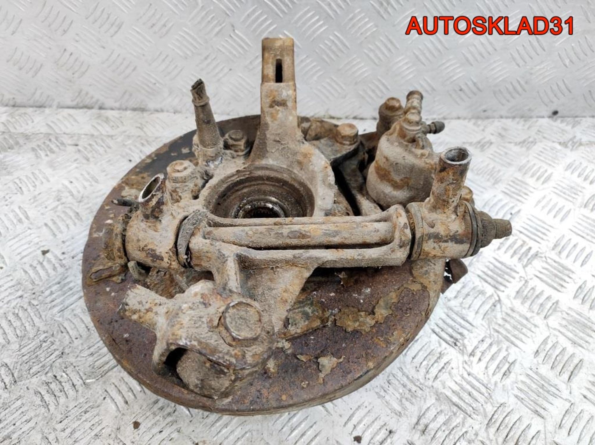 Кулак поворотный задний правый Nissan X-Trail T30 430188H300, 7000 рублей, Дубовое