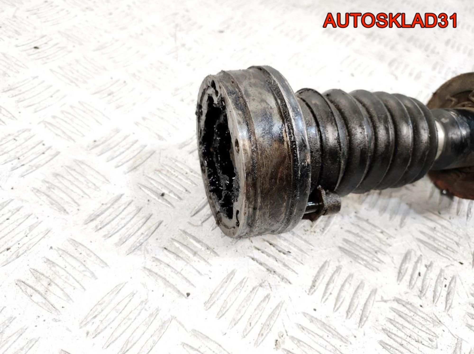 Полуось передняя правая VW Golf 3 1,4 Бензин, 2700 рублей, Дубовое