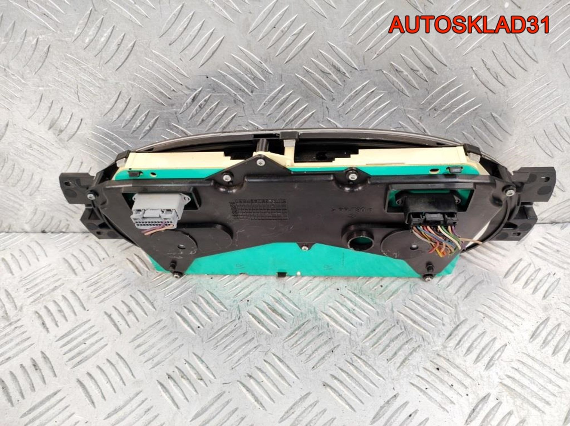 Панель приборов Renault Logan 8200377202 Бензин, 2700 рублей, Дубовое