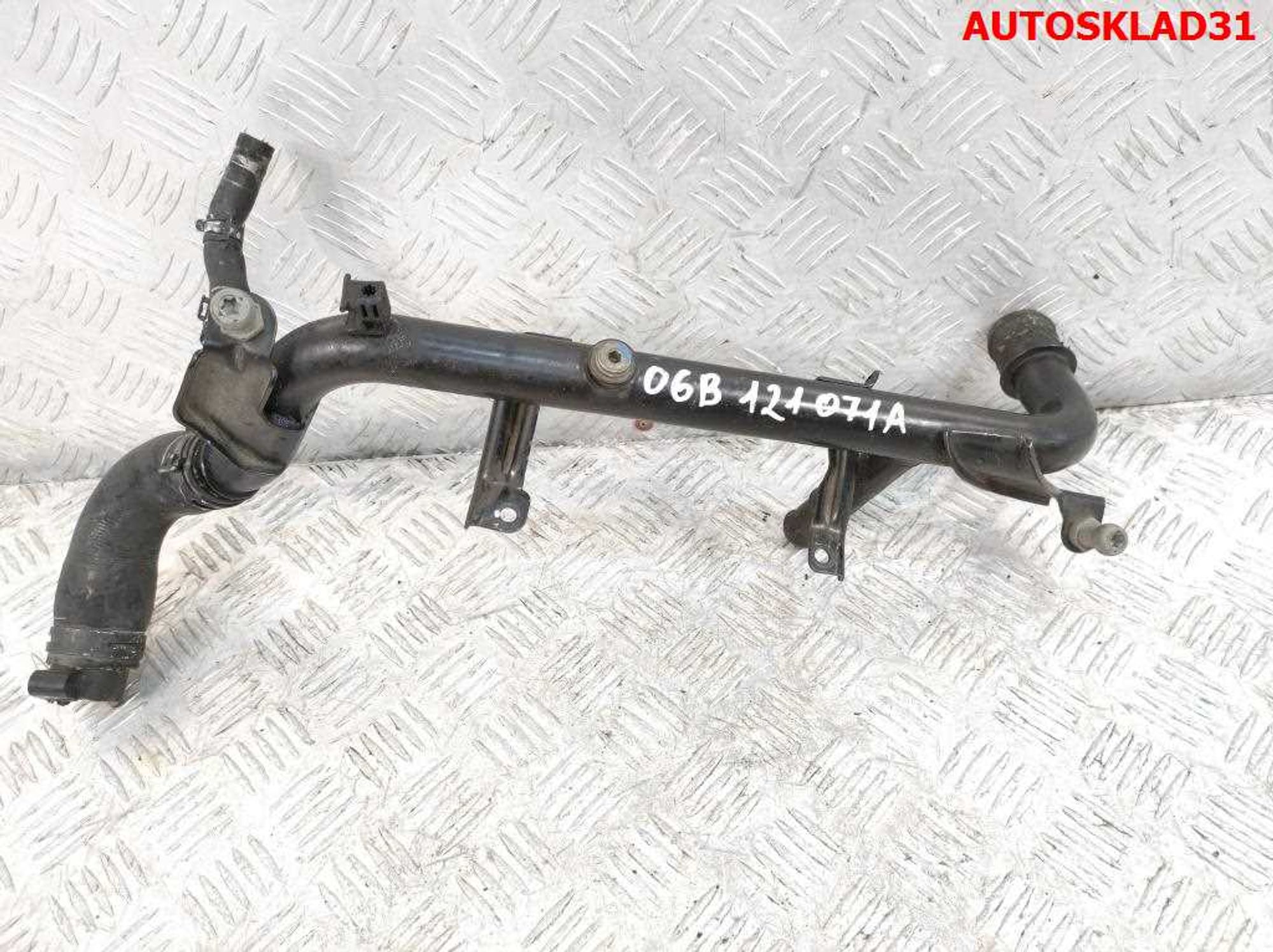 Трубка охлаждающей жидкости Audi A4 B6 2,0 ALT Бензин 06B121071A, 1000 рублей, Дубовое