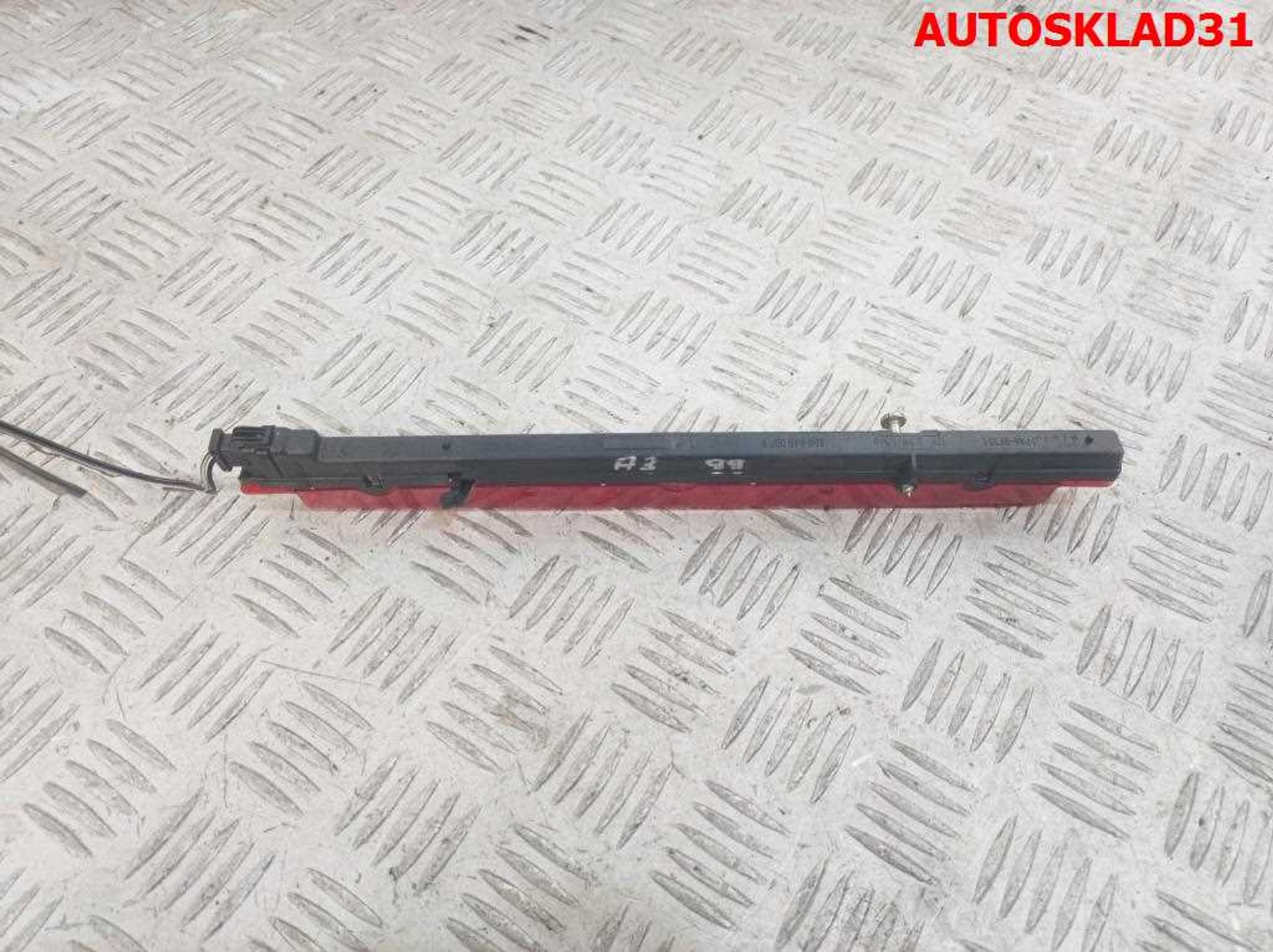 Фонарь задний стоп сигнал Audi A3 8L 8D9945097B, 1000 рублей, Дубовое