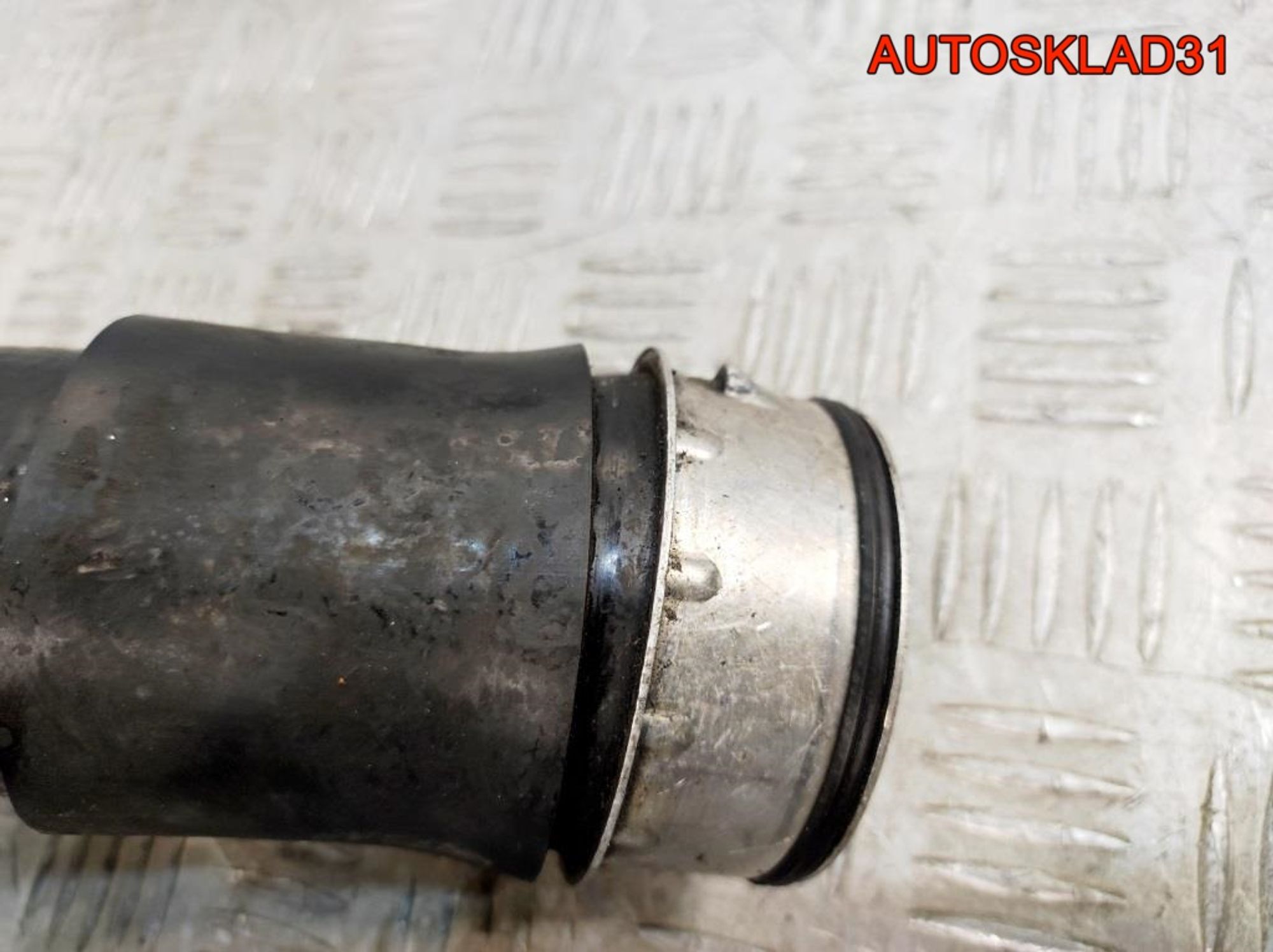 Патрубок интеркулера Mercedes Benz W203 2.2 Дизель A2035281782, 1500 рублей, Дубовое