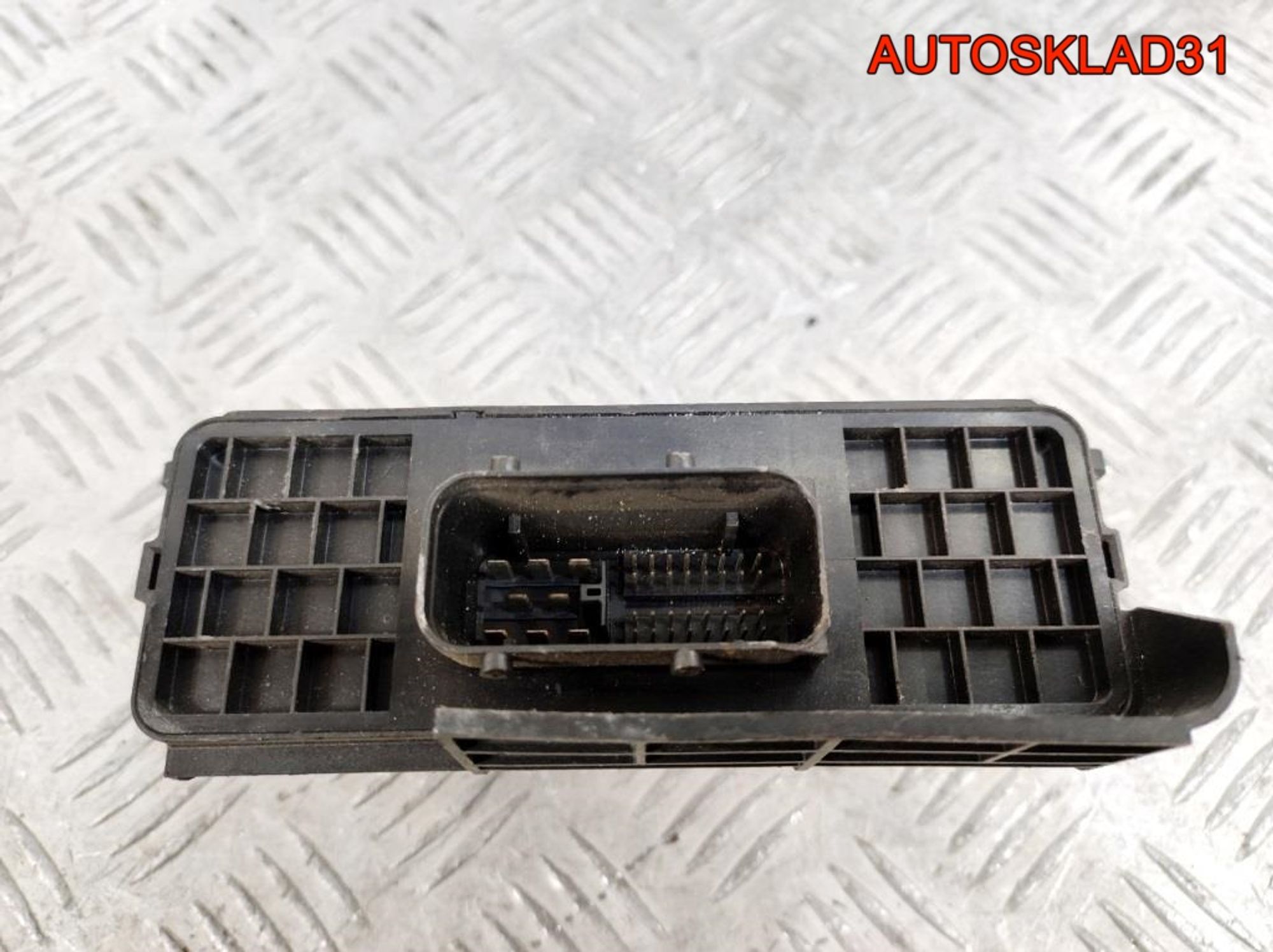 Блок бортовой сети Audi A6 C6 4F0907280A, 1800 рублей, Дубовое