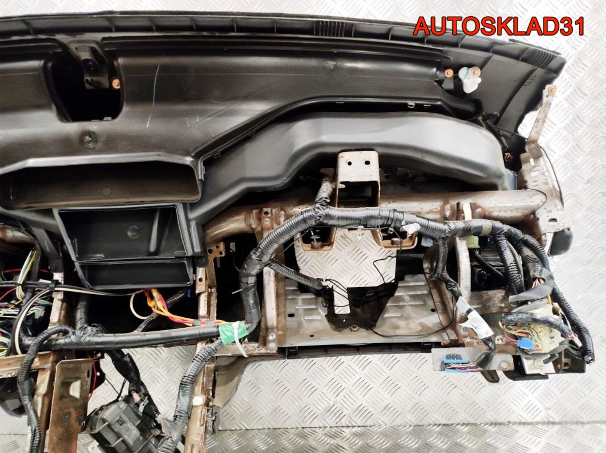 Торпедо Голое Ford Maverick 2 4804441, 13500 рублей, Дубовое