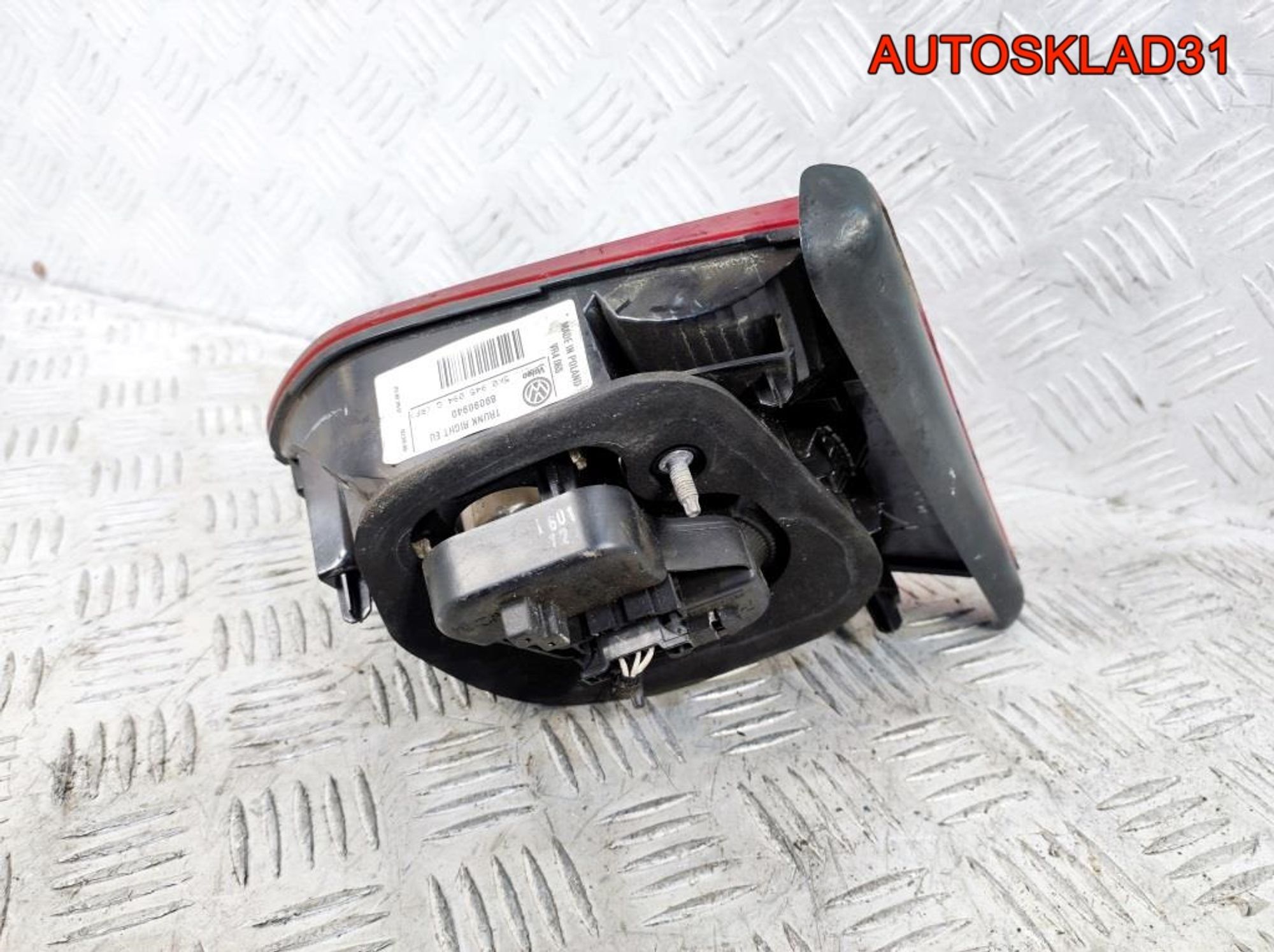 Фонарь внутренний правый VW Golf 6 5K0945094G, 3300 рублей, Дубовое