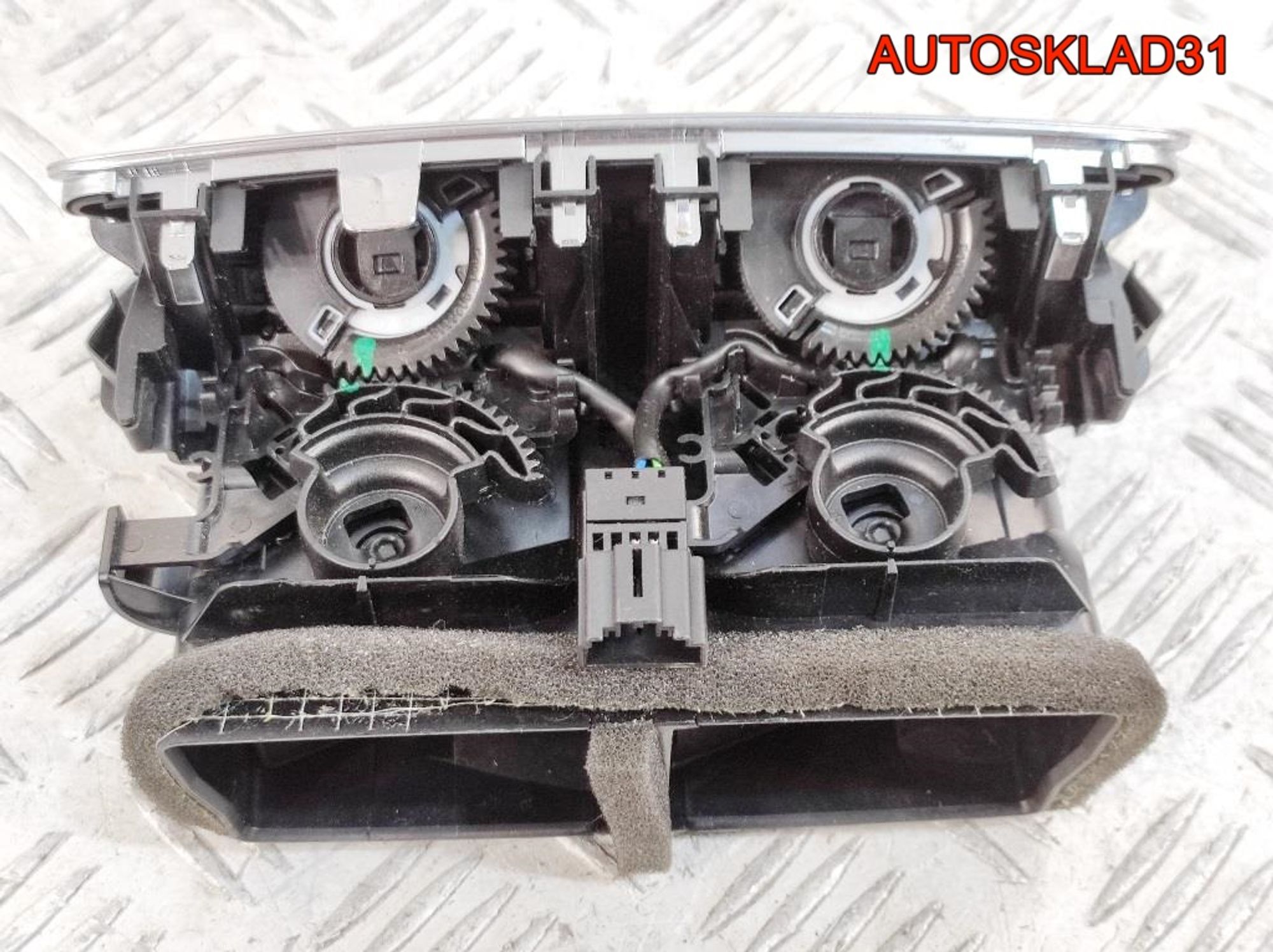 Дефлектор обдува салона задний Audi A6 C7 4G 4G0819203, 2000 рублей, Дубовое