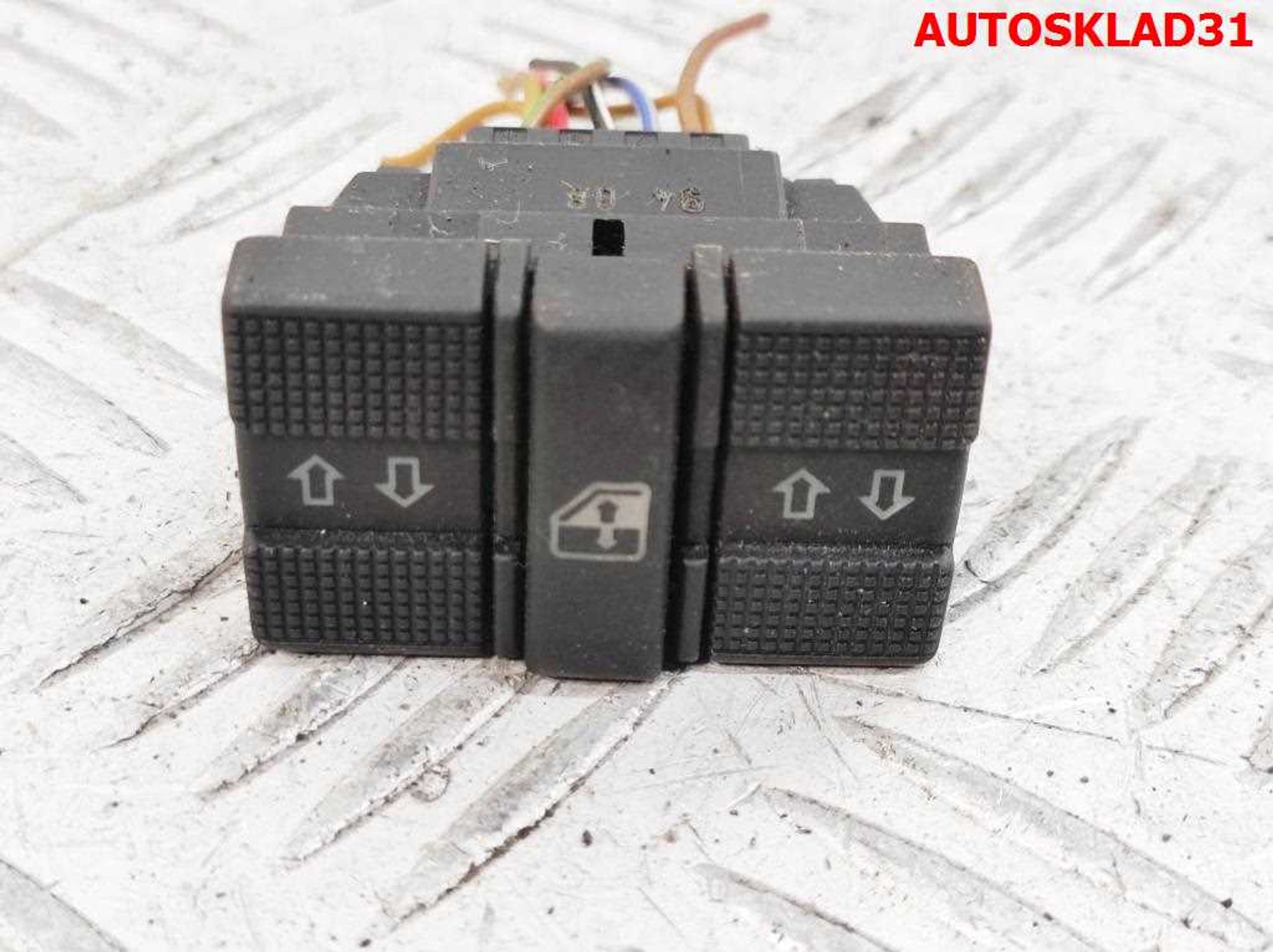 Кнопка стеклоподъемника Volkswagen Golf 3 1H0959855A, 1500 рублей, Дубовое