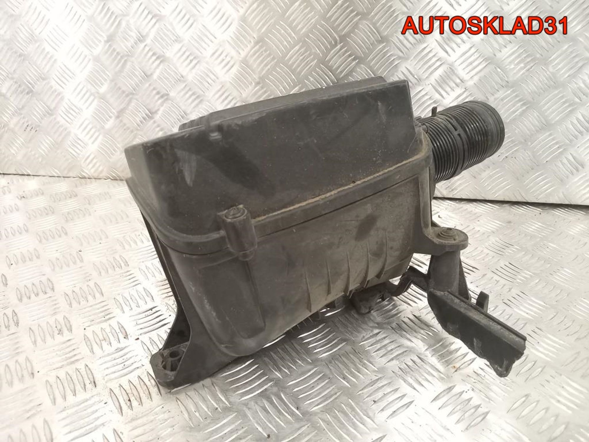 Корпус воздушного фильтра Audi A3 8P 1F0129607, 2300 рублей, Дубовое