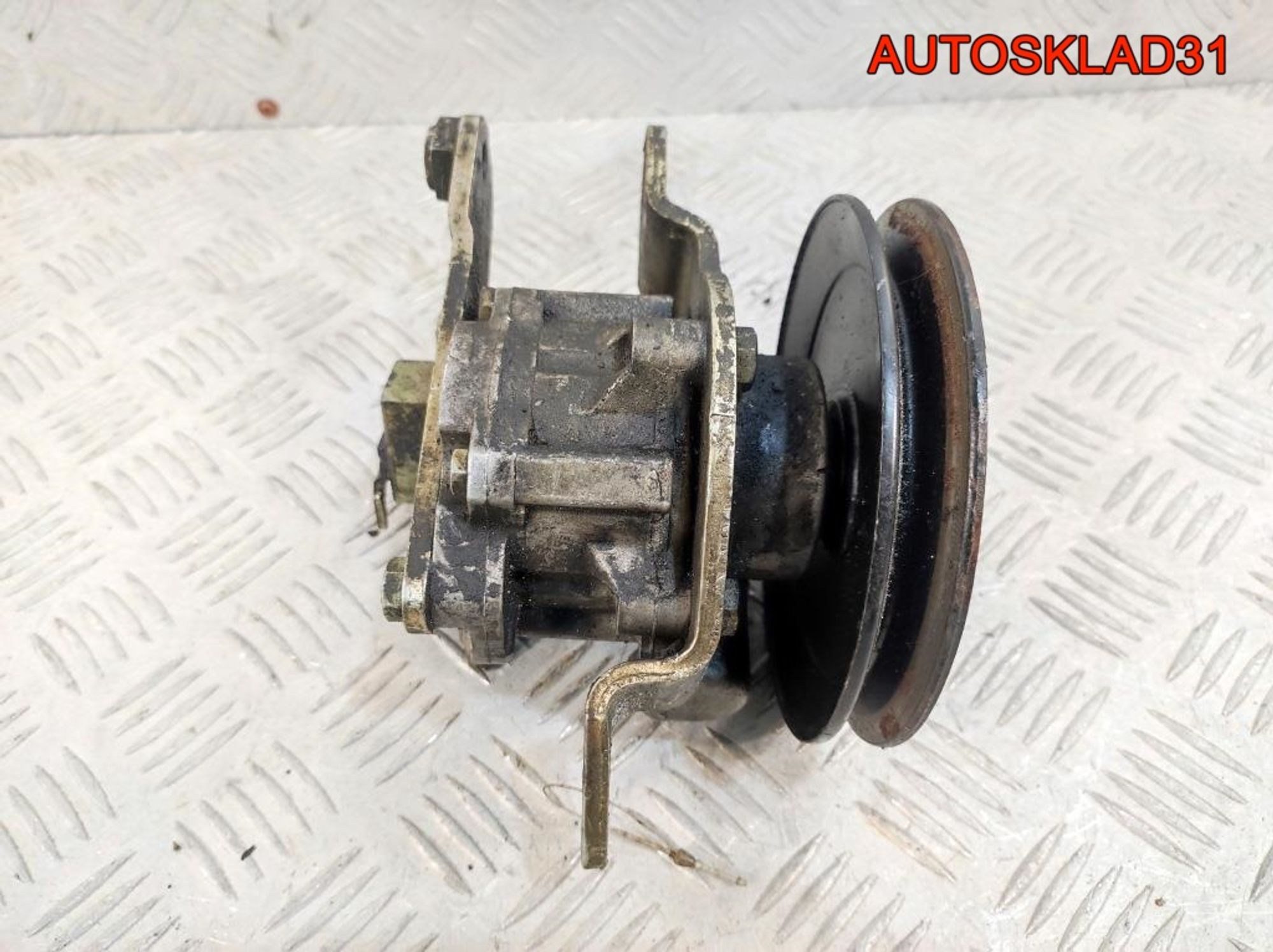 Насос ГУР Nissan Terrano 2 R20 2,7 Дизель, 3200 рублей, Дубовое