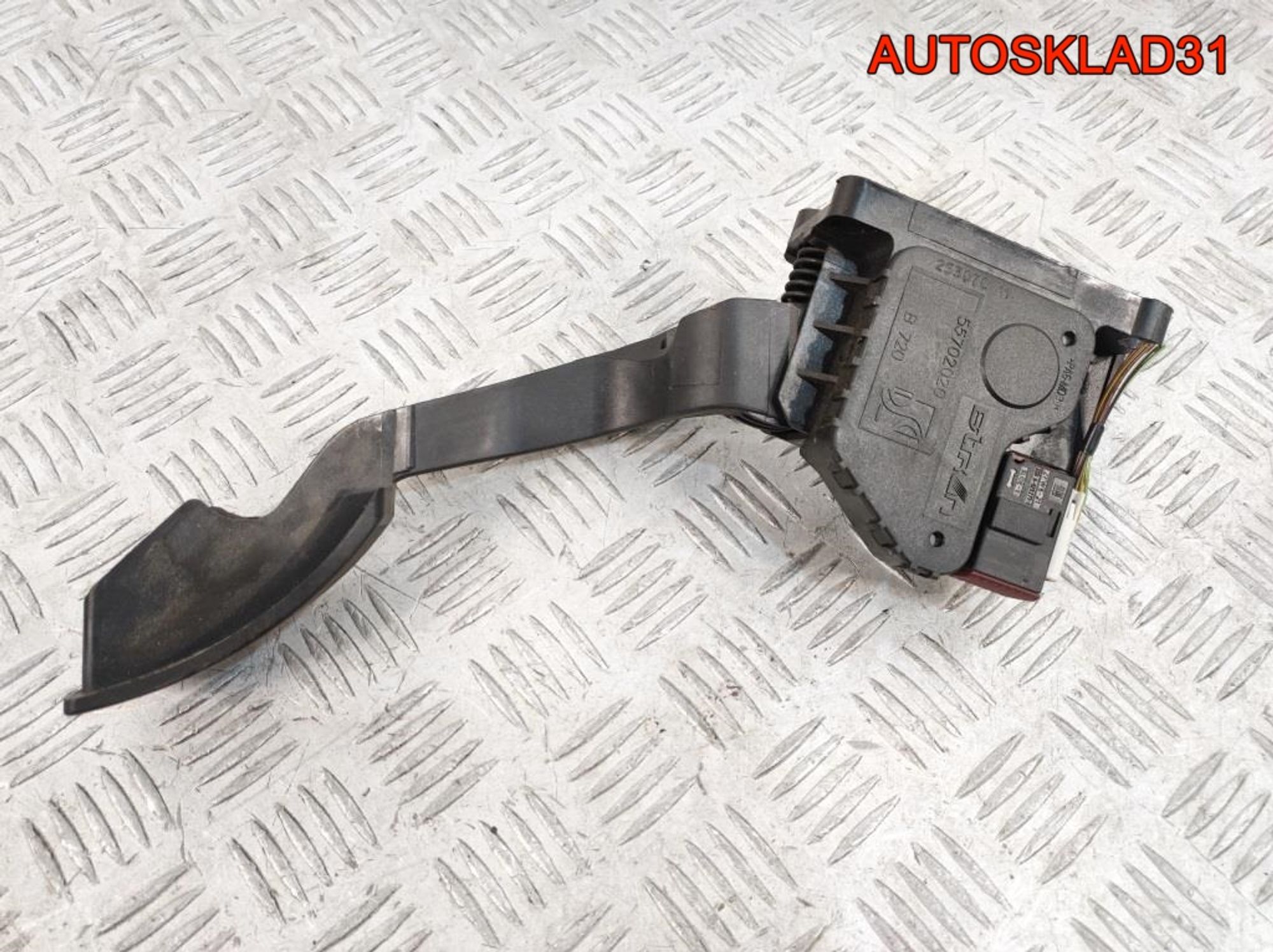 Педаль газа Opel Corsa D 1,4 Z14XEP Бензин 55702020, 2500 рублей, Дубовое