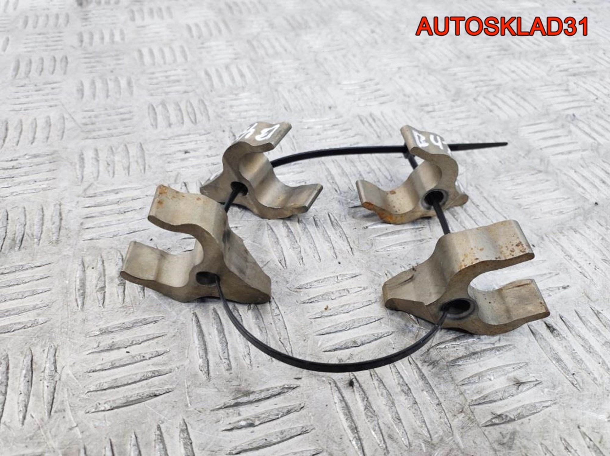 Кронштейн форсунки BMW F30 2.0 В47D20A Дизель, 500 рублей, Дубовое