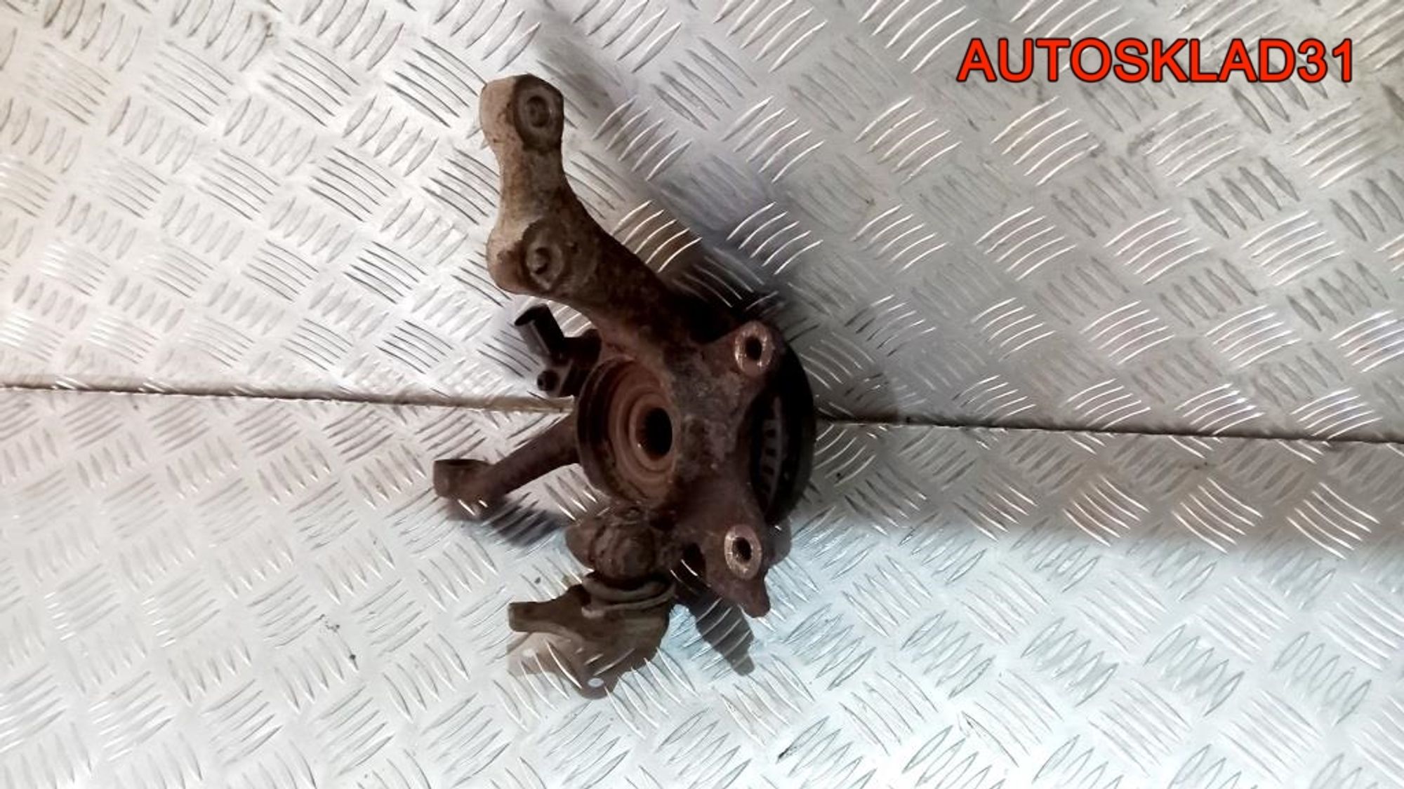 Кулак поворотный передний левый VW Golf 3 357407255C, 3000 рублей, Дубовое