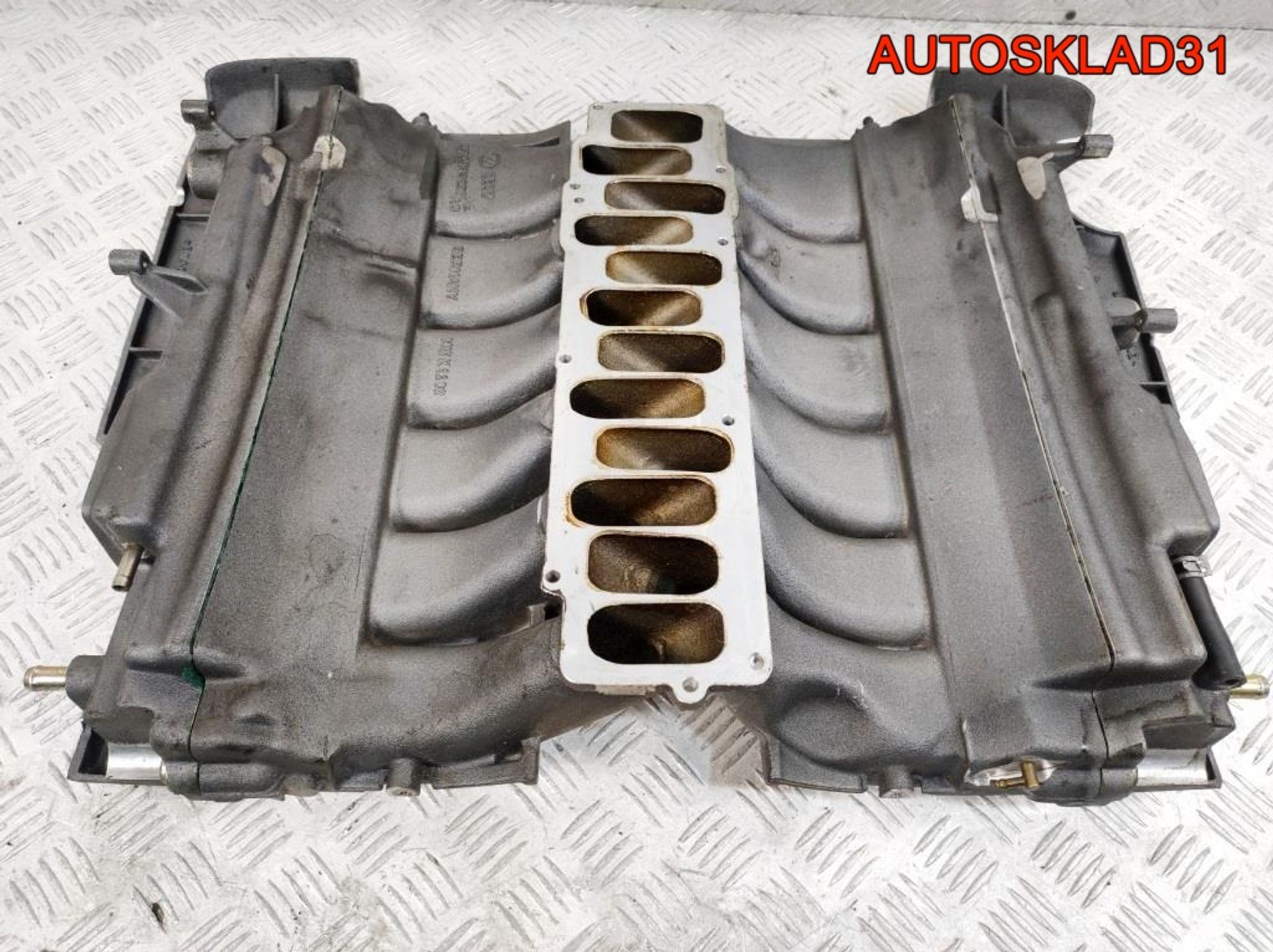Коллектор впускной Audi A8 D3 6.0BHT Бензин 07C133221AE, 4500 рублей, Дубовое