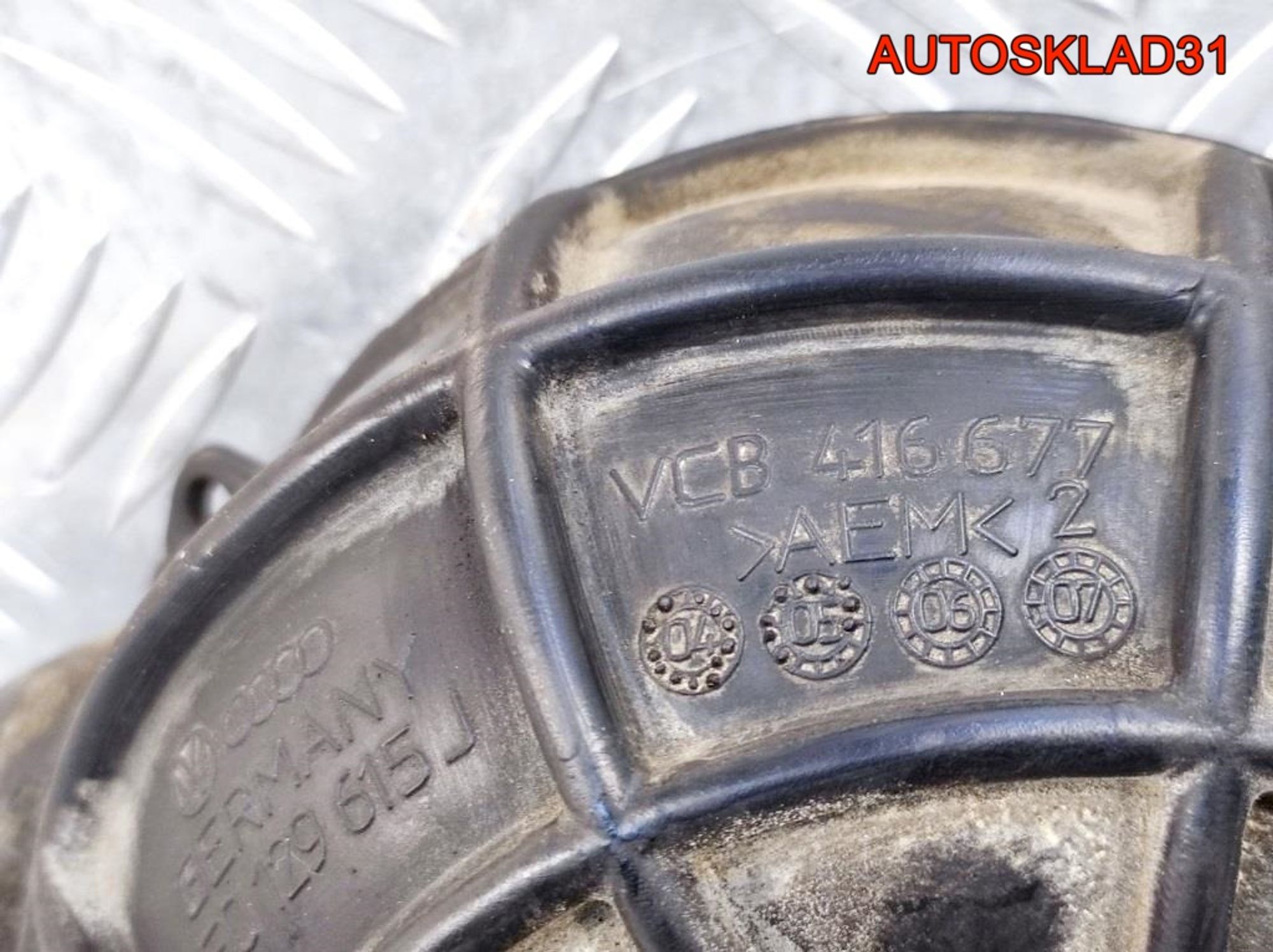 Патрубок воздушного фильтра Audi A4 B7 8E0129615J, 1300 рублей, Дубовое