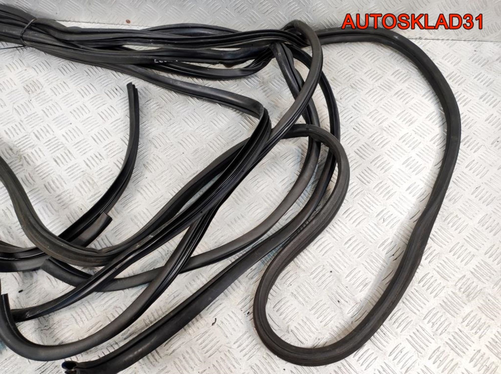 Уплотнитель двери Комплект Kia Ceed 1 Универсал, 4500 рублей, Дубовое