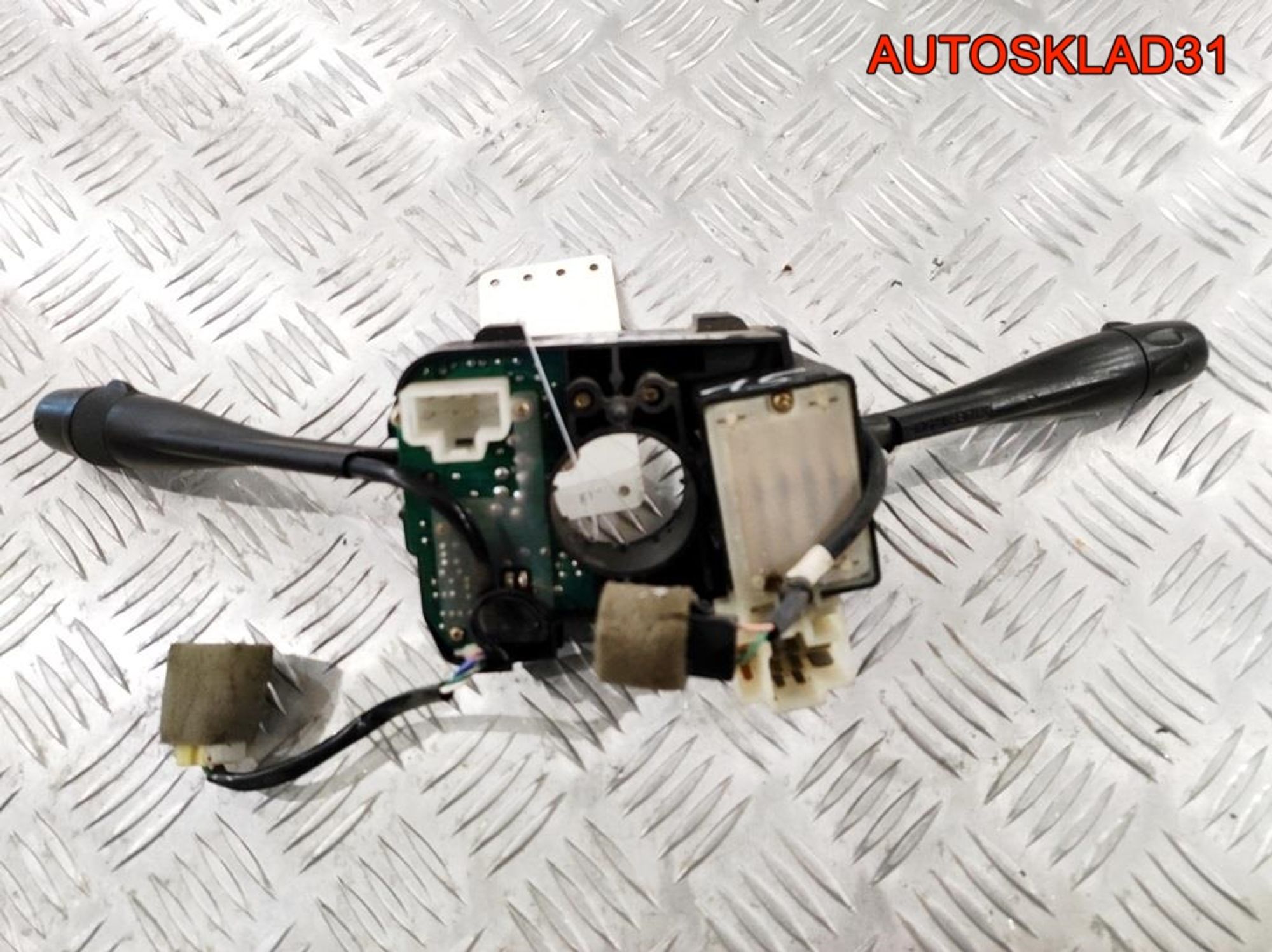 Переключатель подрулевой Nissan Sunny N14, 2000 рублей, Дубовое