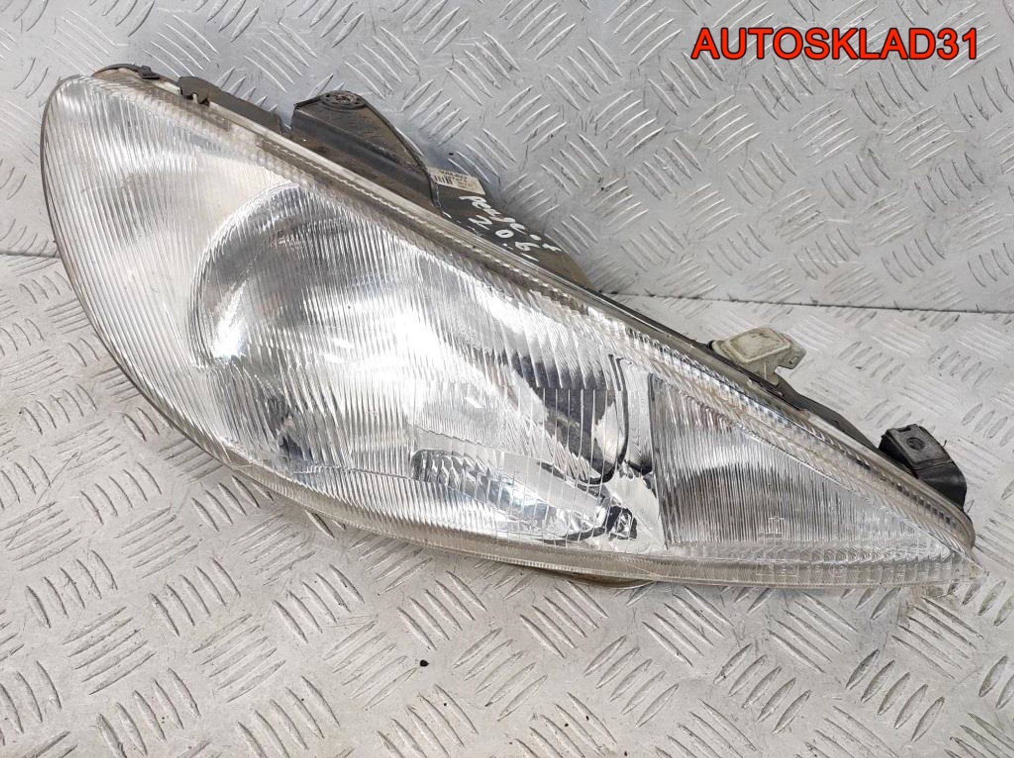 Фара правая Peugeot 206 89002770 Дорест, 4500 рублей, Дубовое