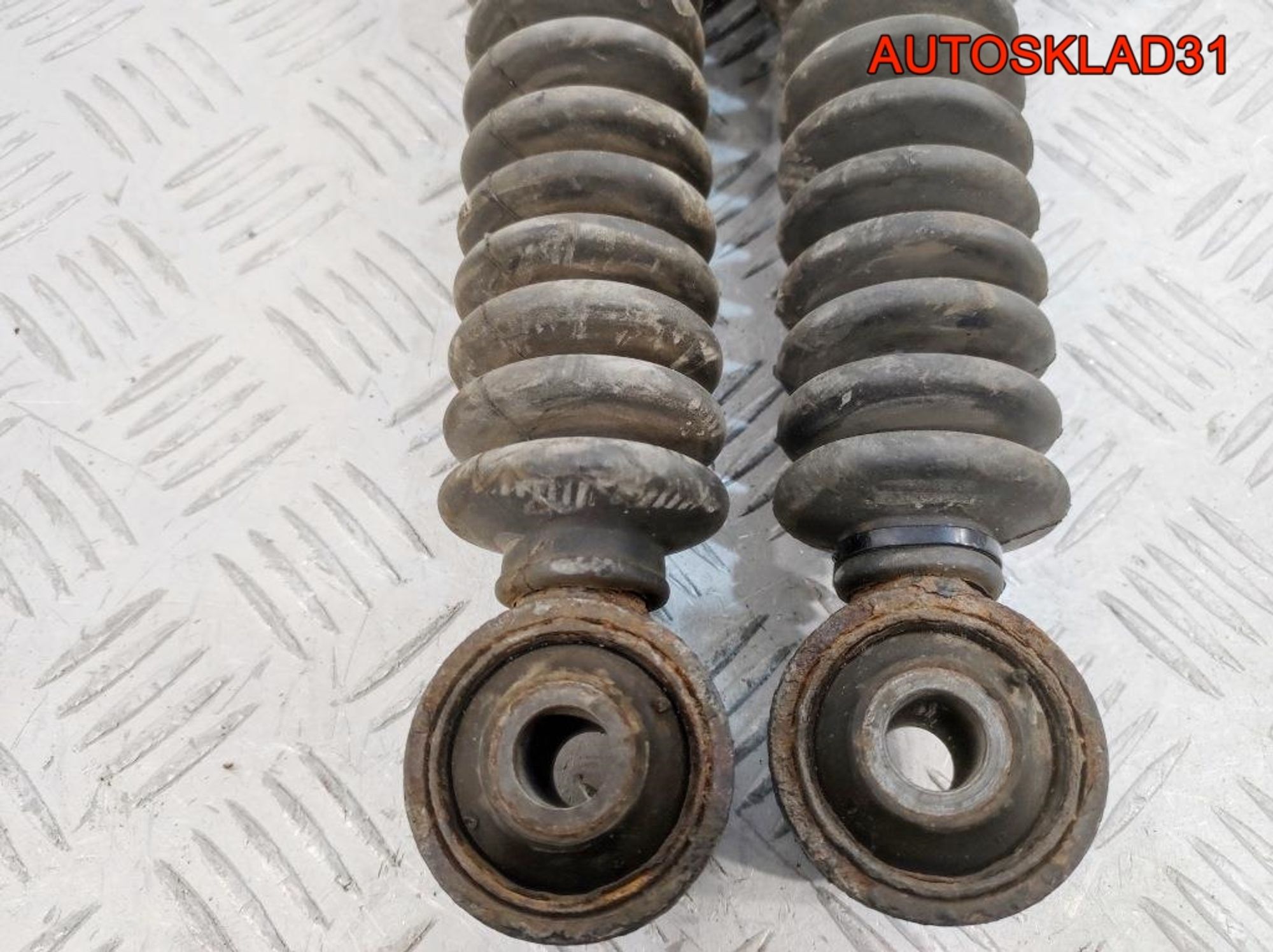 Амортизатор задний Комплект Opel Astra H 24463108 Универсал, 9000 рублей, Дубовое