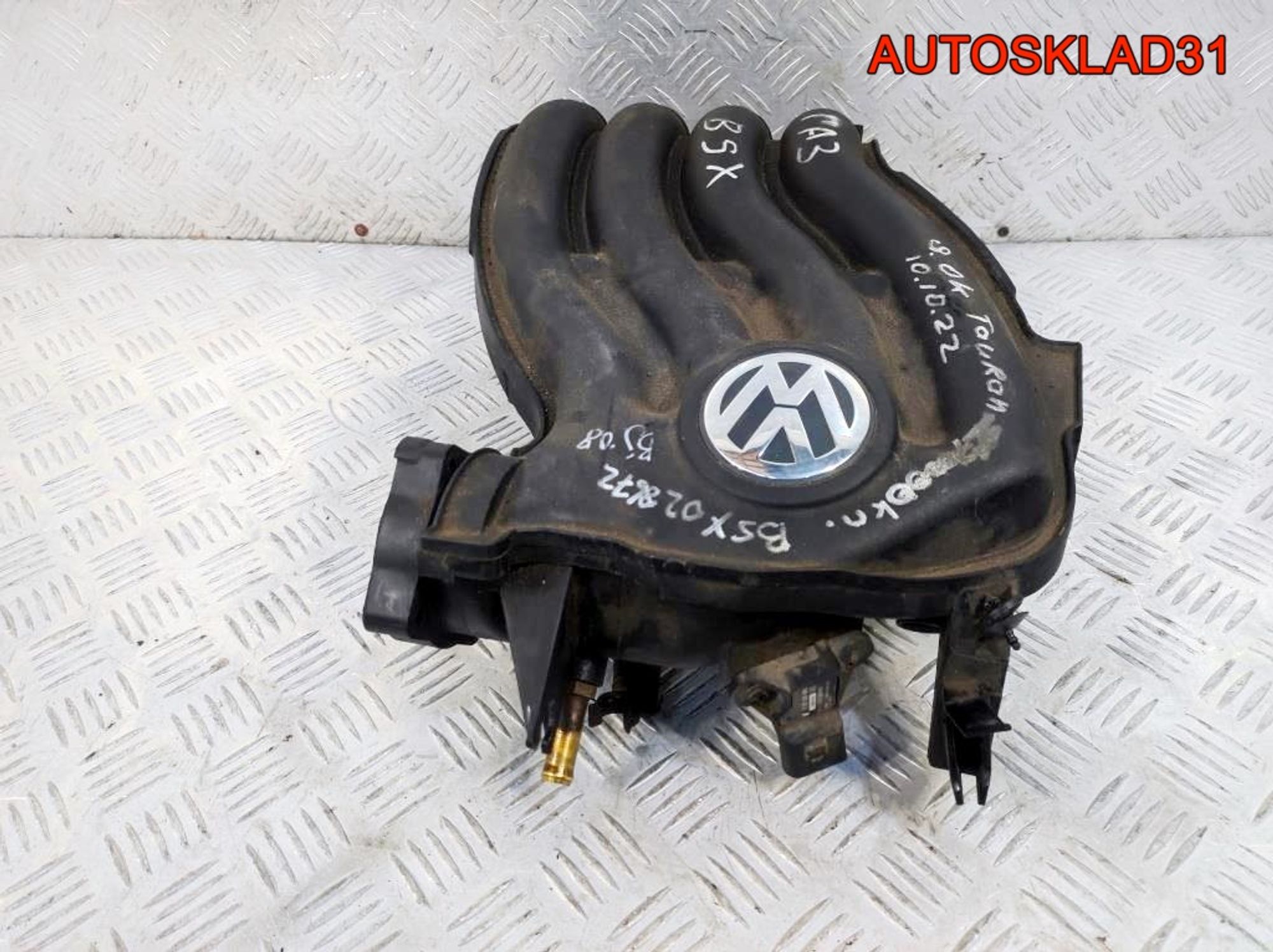 Коллектор впускной VW Touran 2,0 BSX 06A133203BN, 6200 рублей, Дубовое