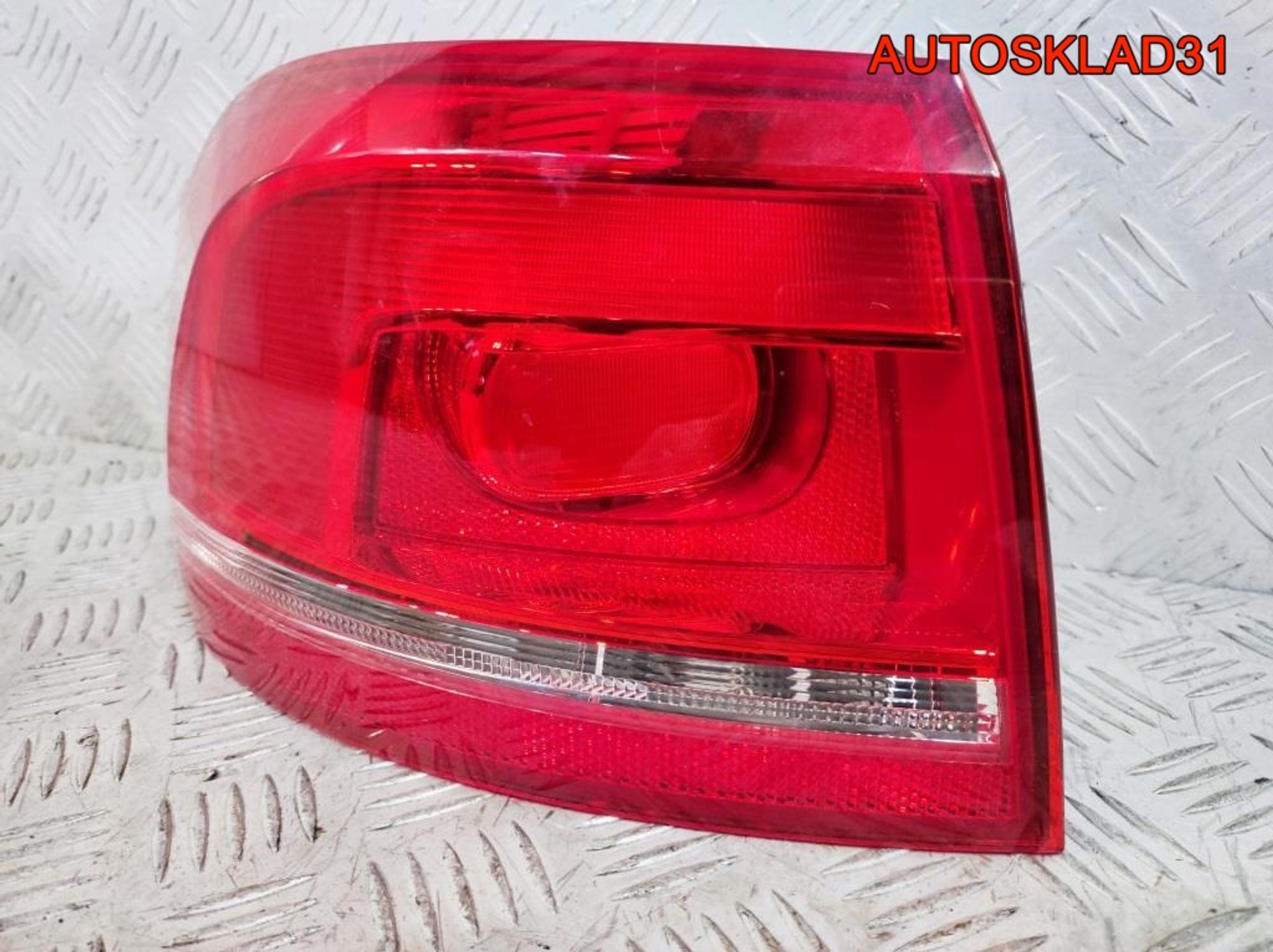 Фонарь задний левый VW Passat B7 3AF945095A, 4100 рублей, Дубовое