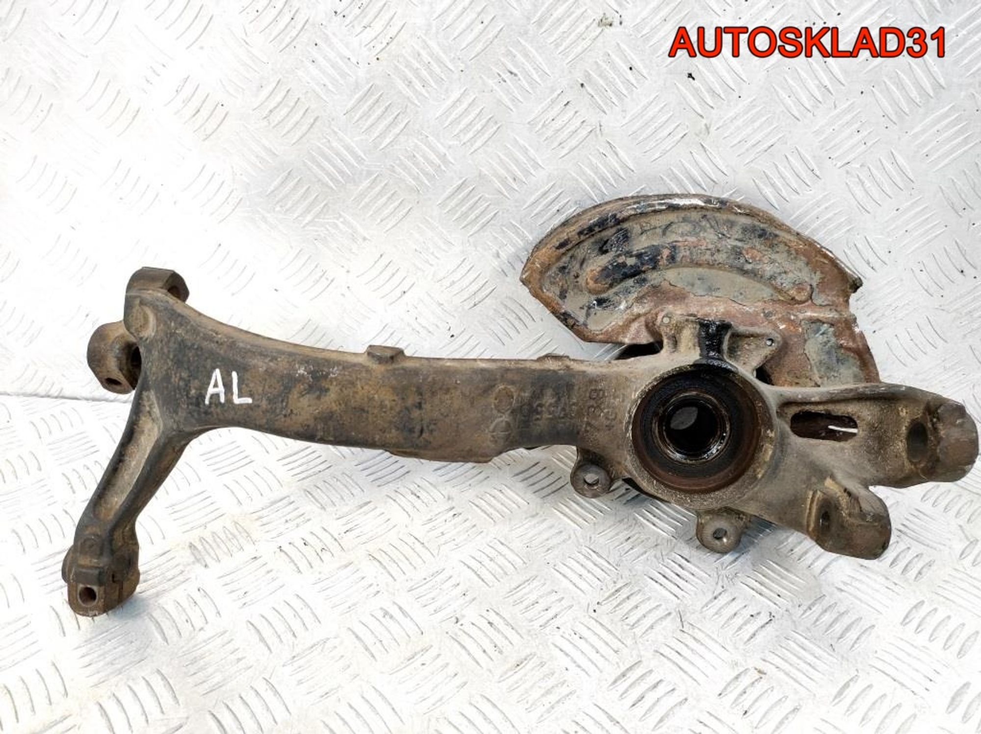 Кулак передний левый VW Passat B5 8D0407257AL, 1200 рублей, Дубовое