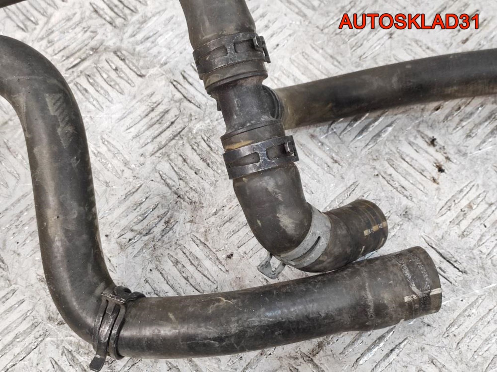 Патрубок системы охлаждения VW Golf 4 1,6 Бензин 1J0121058AG, 2500 рублей, Дубовое